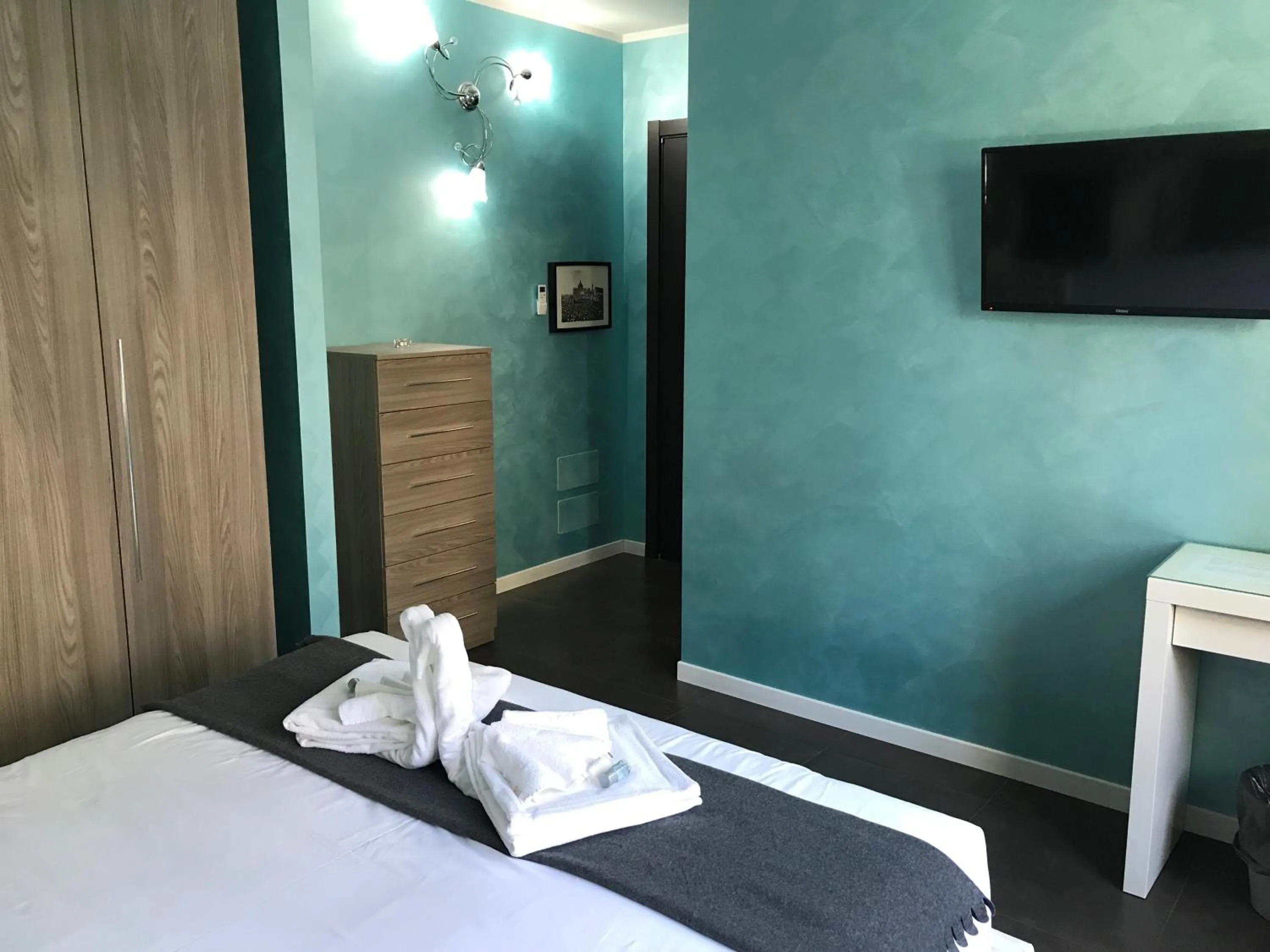 Decorative detail, Bed in B&B Roma