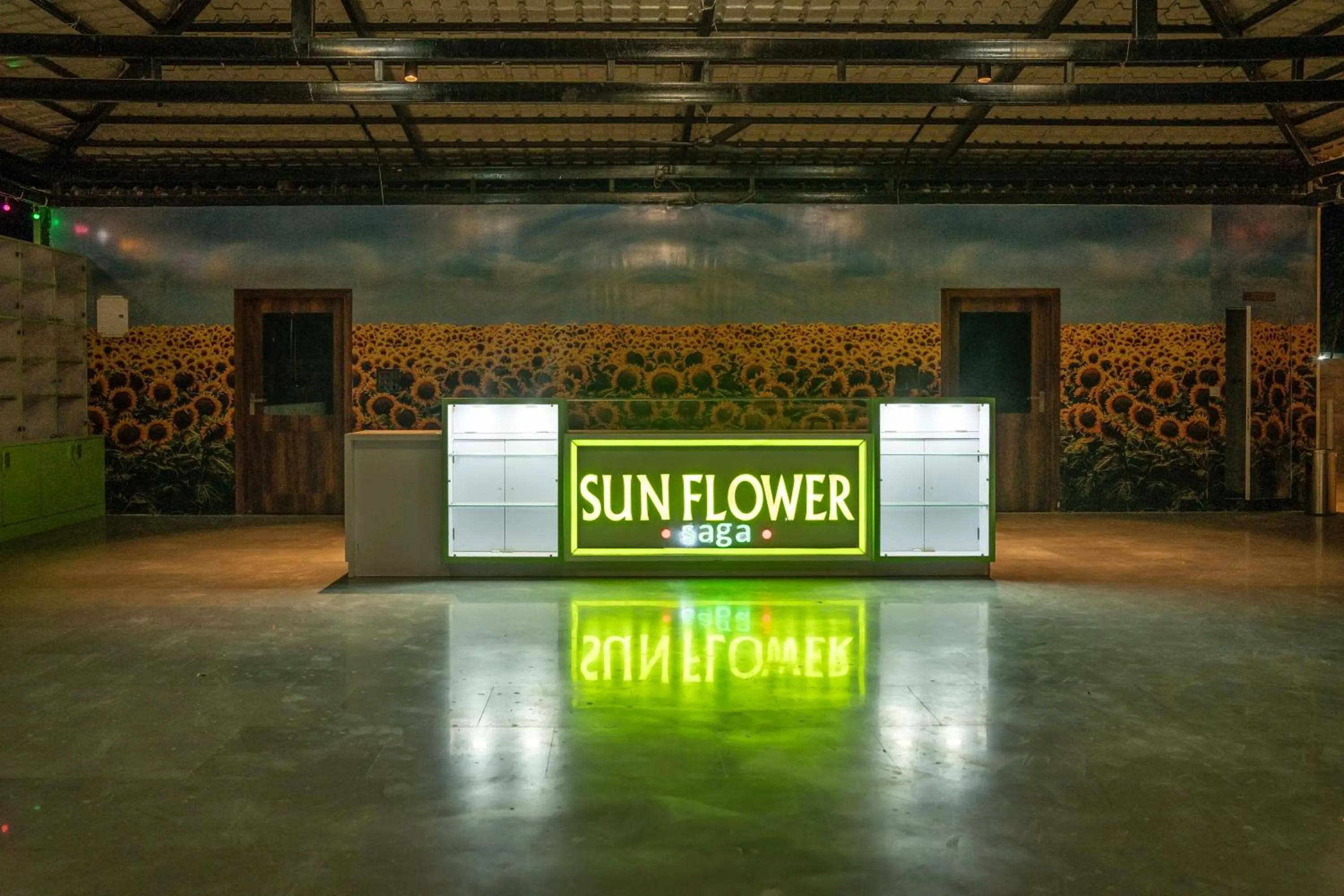 Lobby or reception in Sunflower Saga