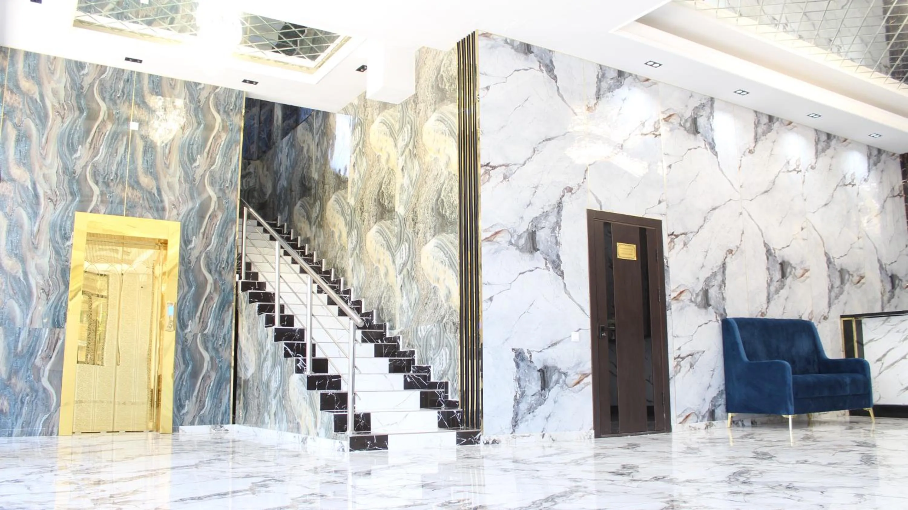 elevator in Grand Shosh Hotel