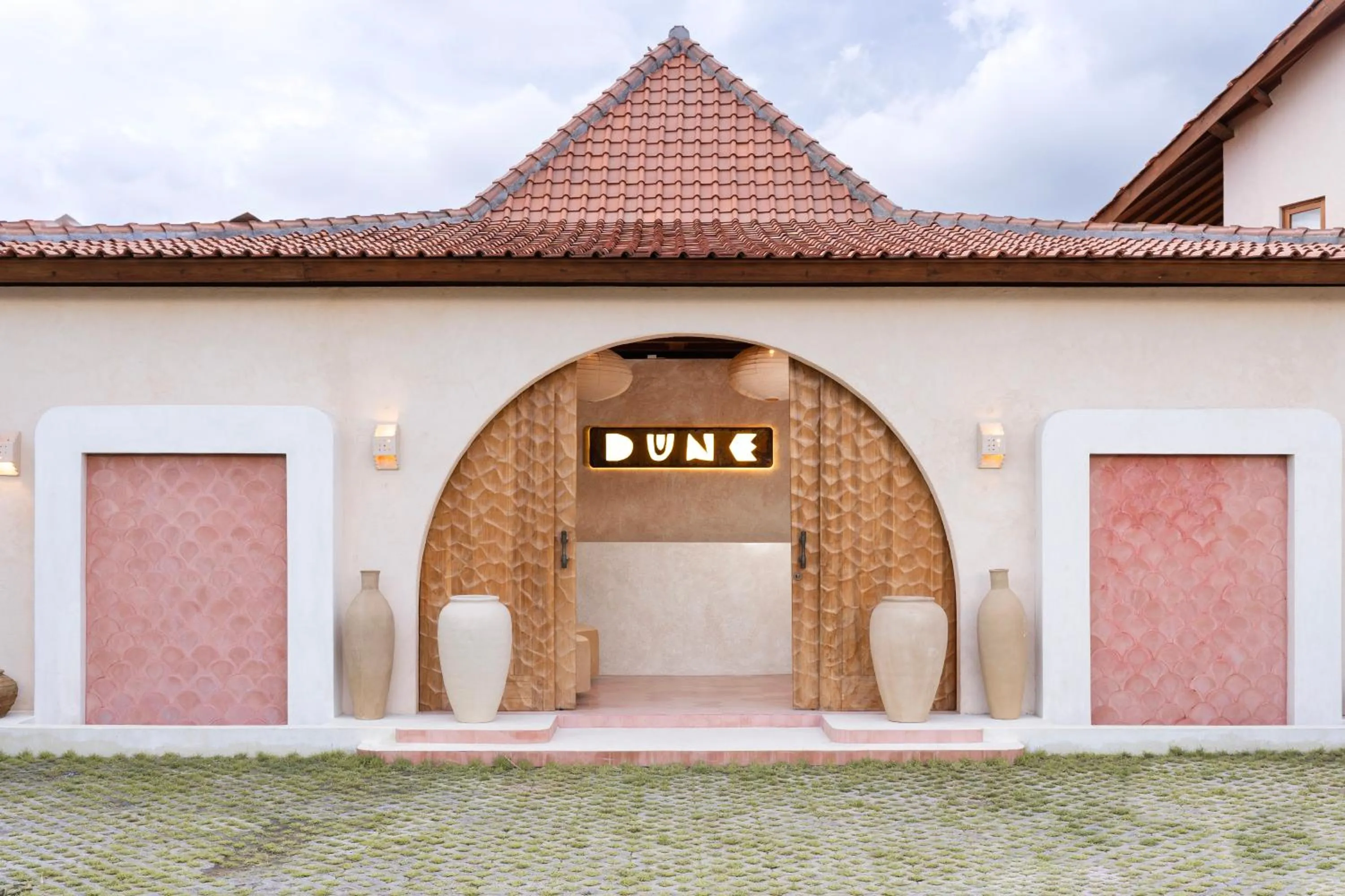 Property building in Dune Seseh