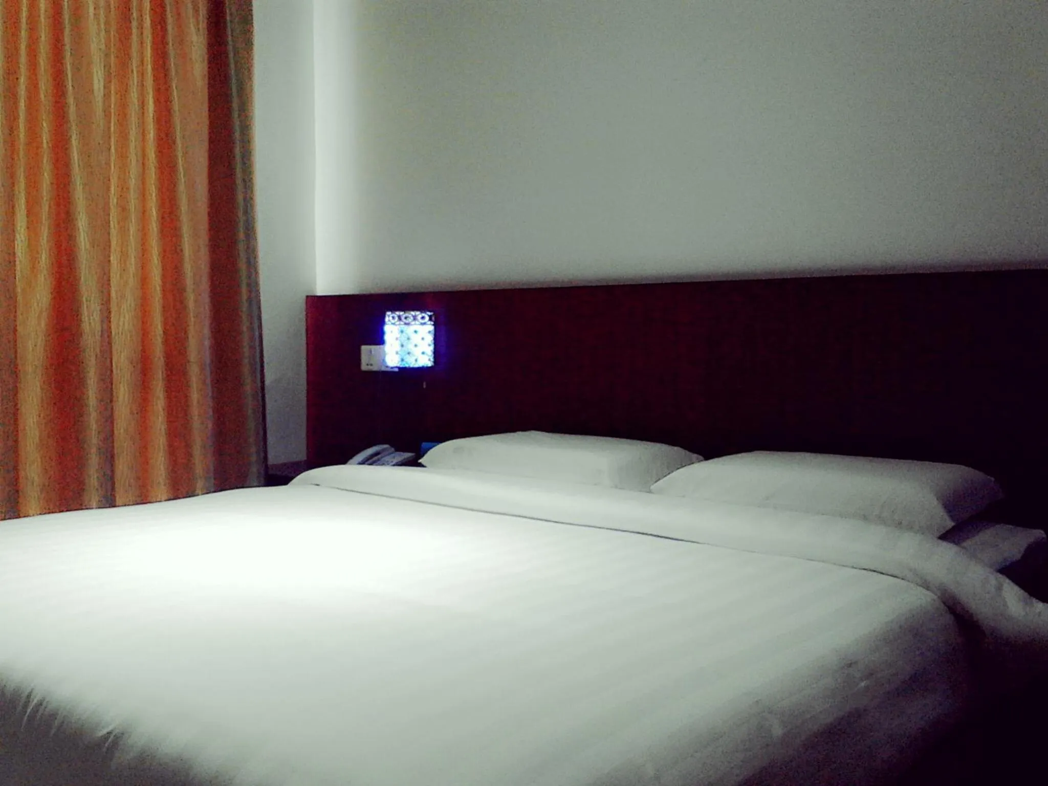 Bed in Aviari Hotel