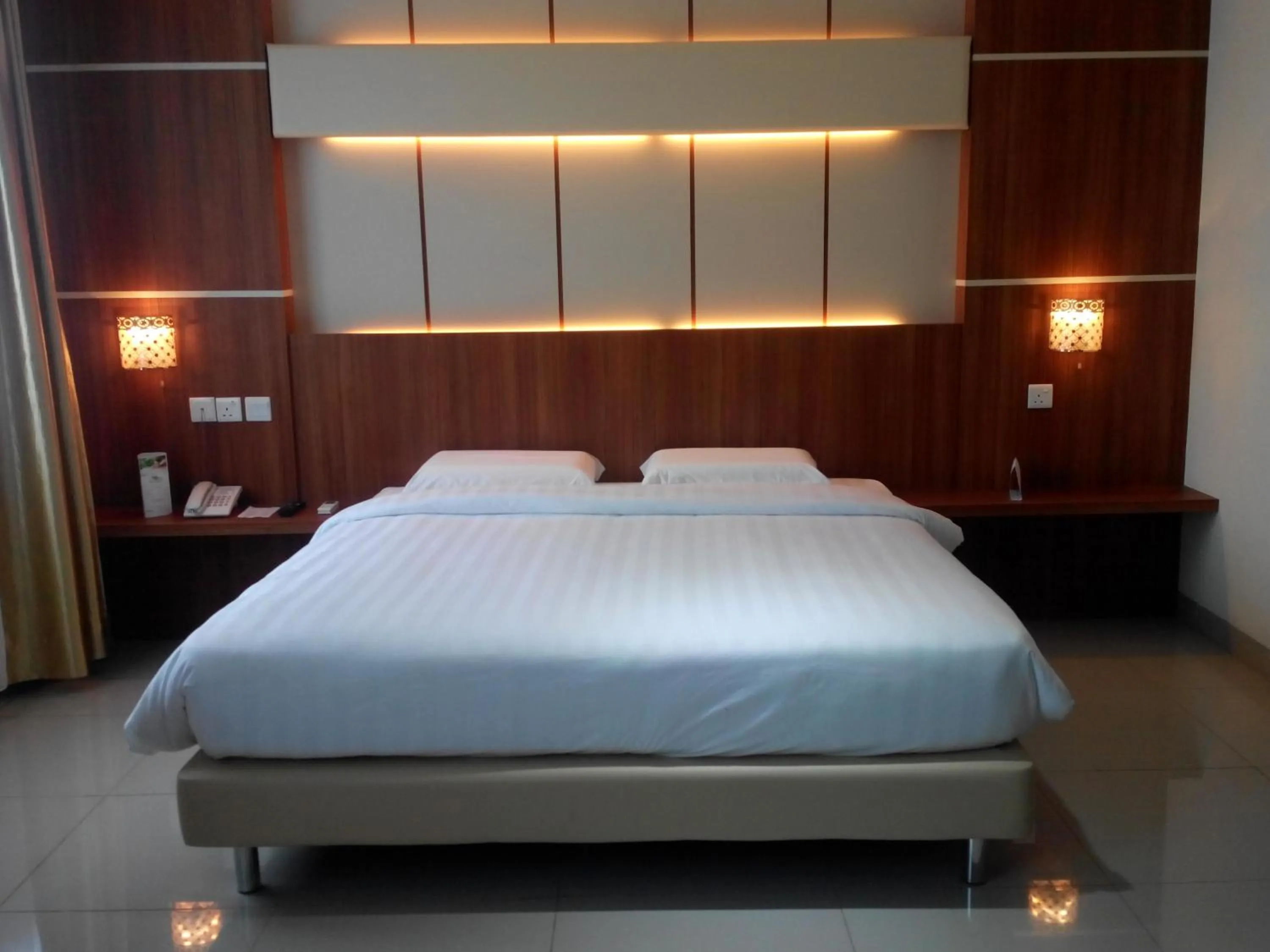 Bed in Aviari Hotel
