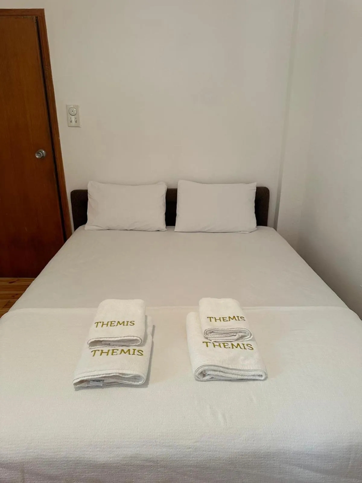 Photo of the whole room in Themis Apartment