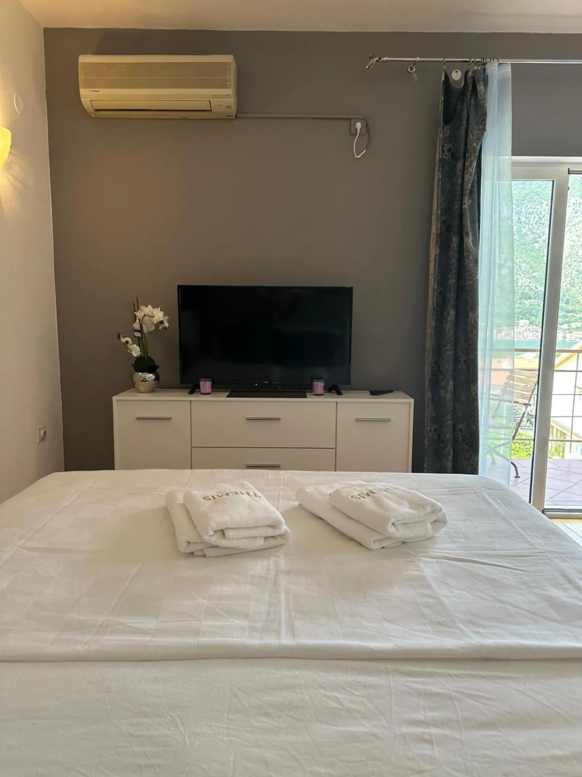 Photo of the whole room in Themis Apartment