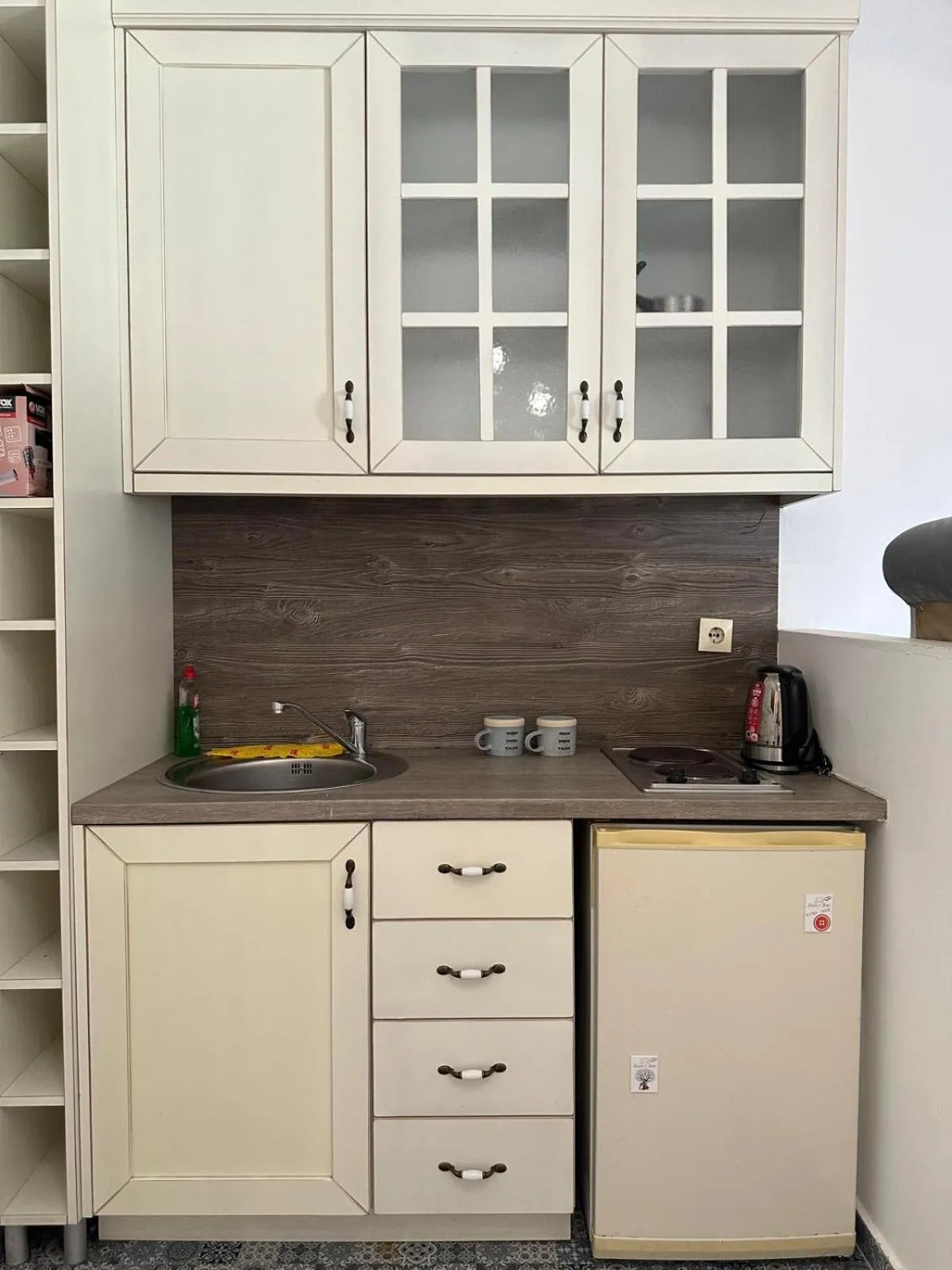 Photo of the whole room in Themis Apartment