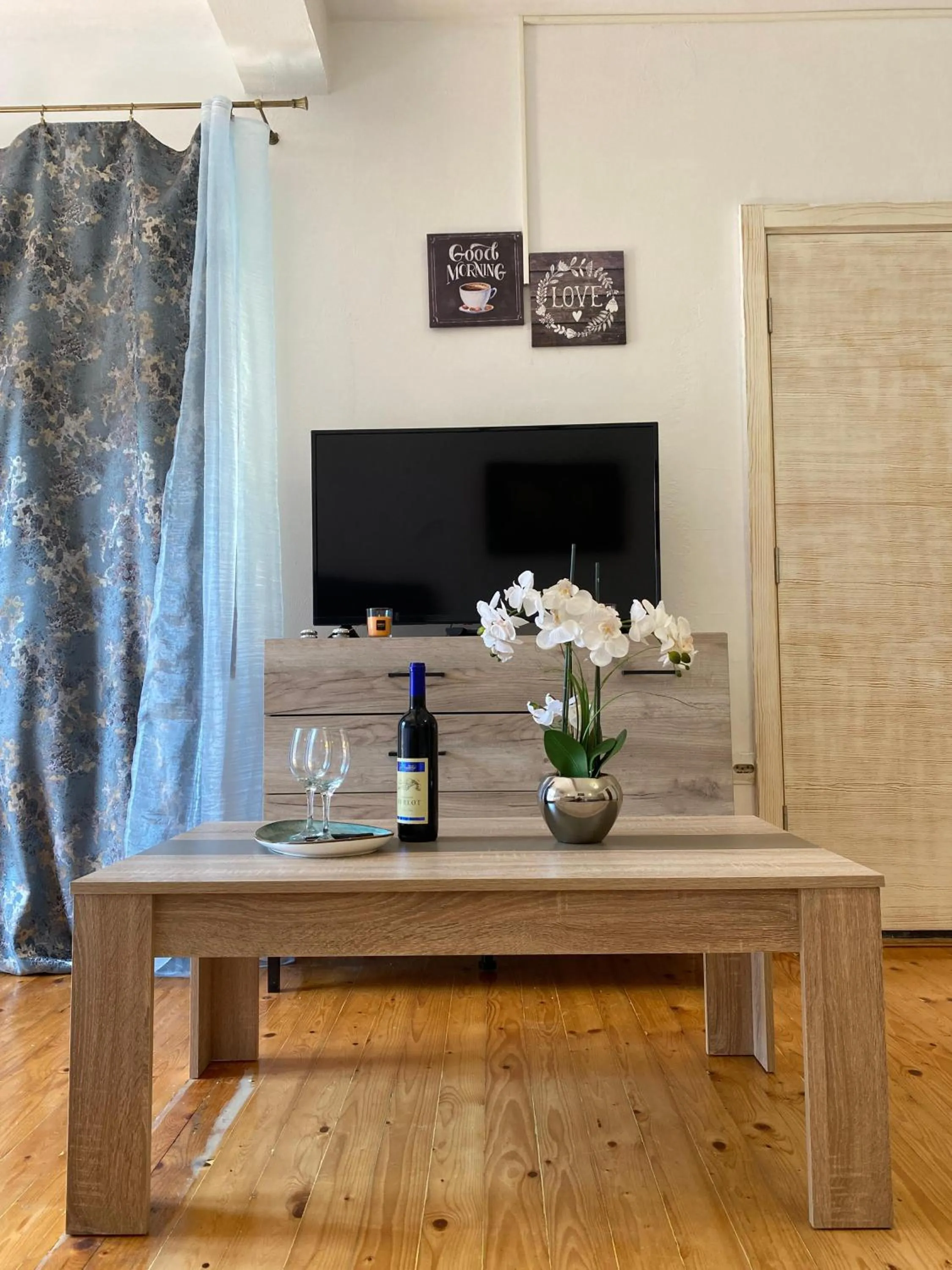Themis Apartment