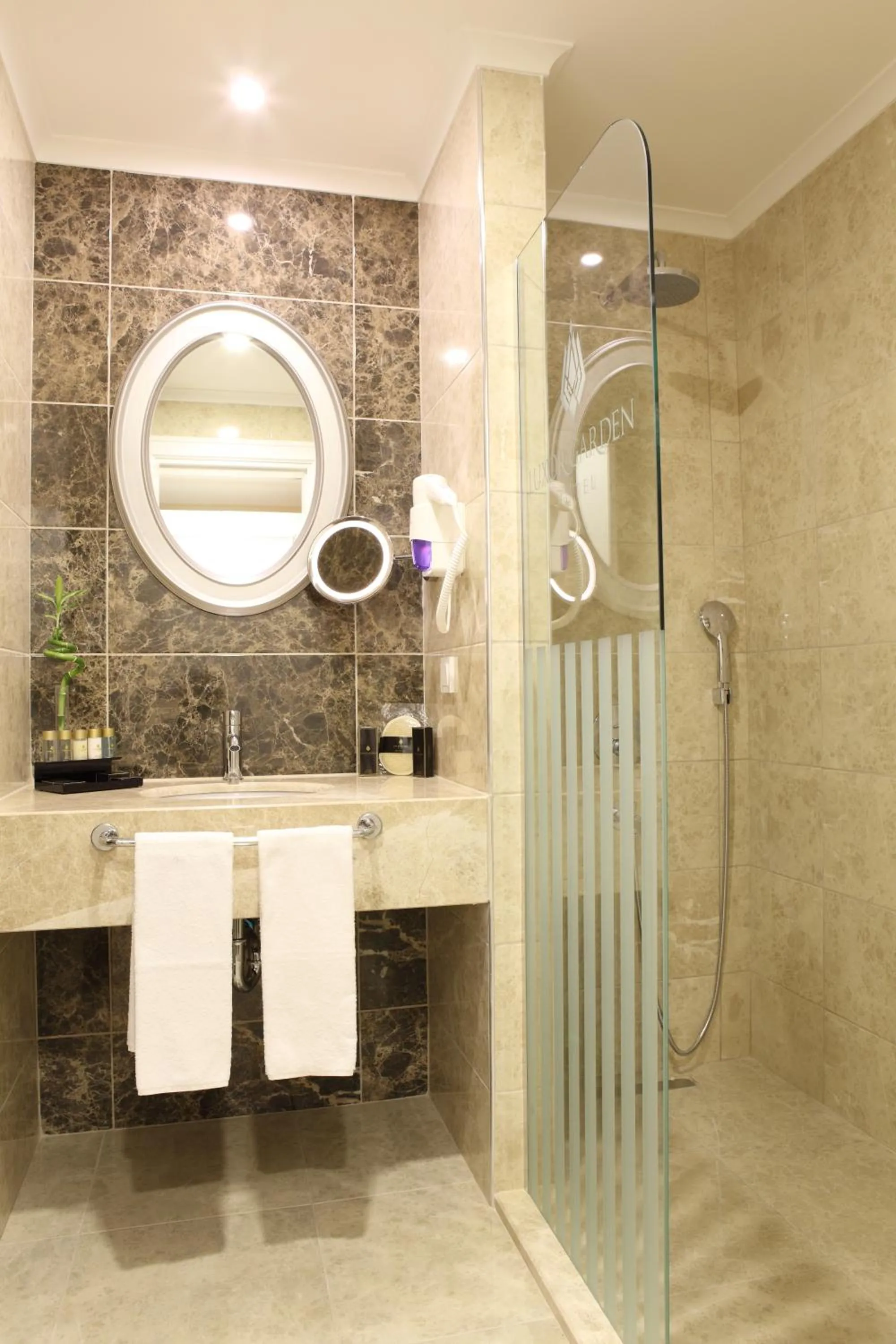 Shower in Luxor Garden Hotel