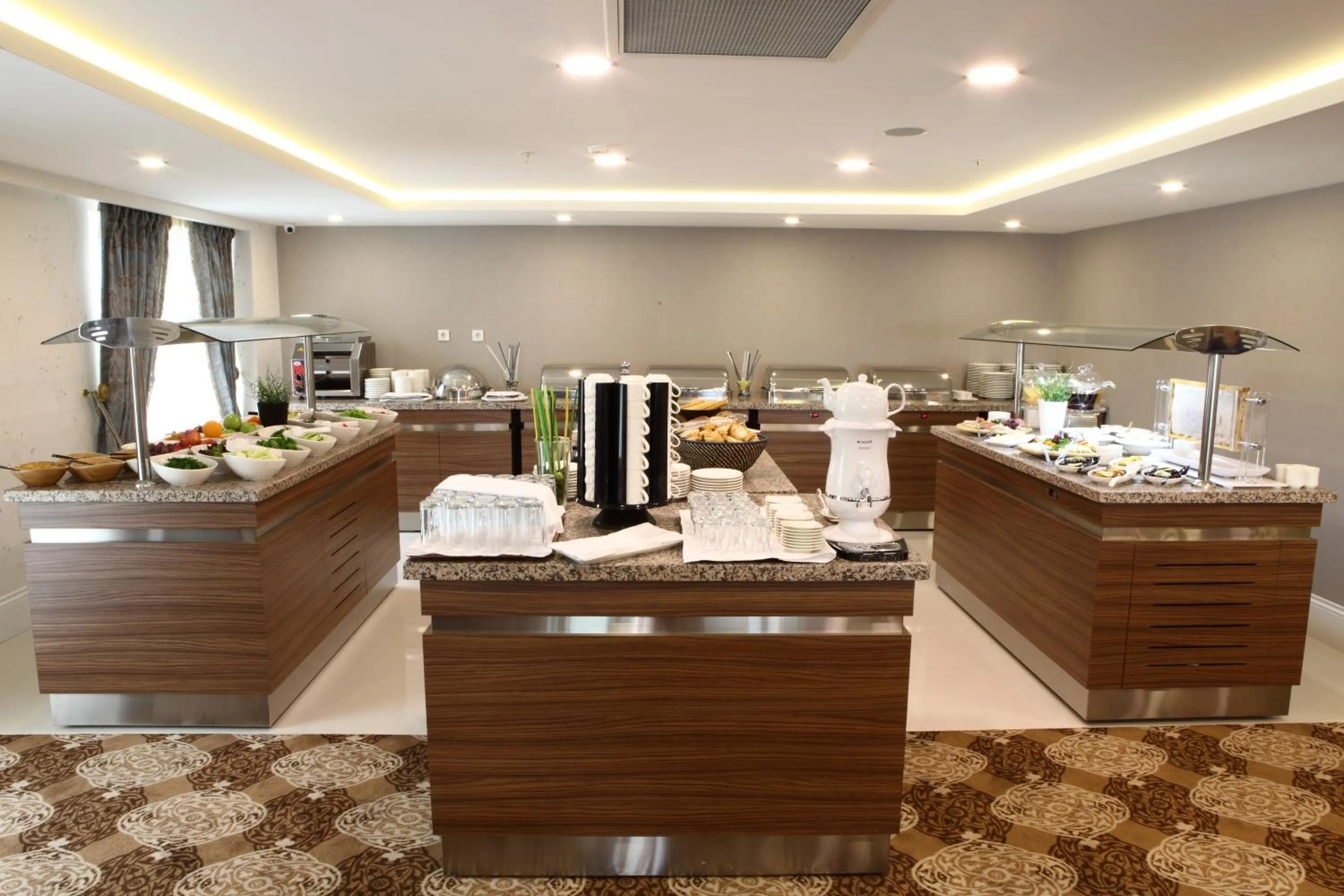 Restaurant/places to eat in Luxor Garden Hotel