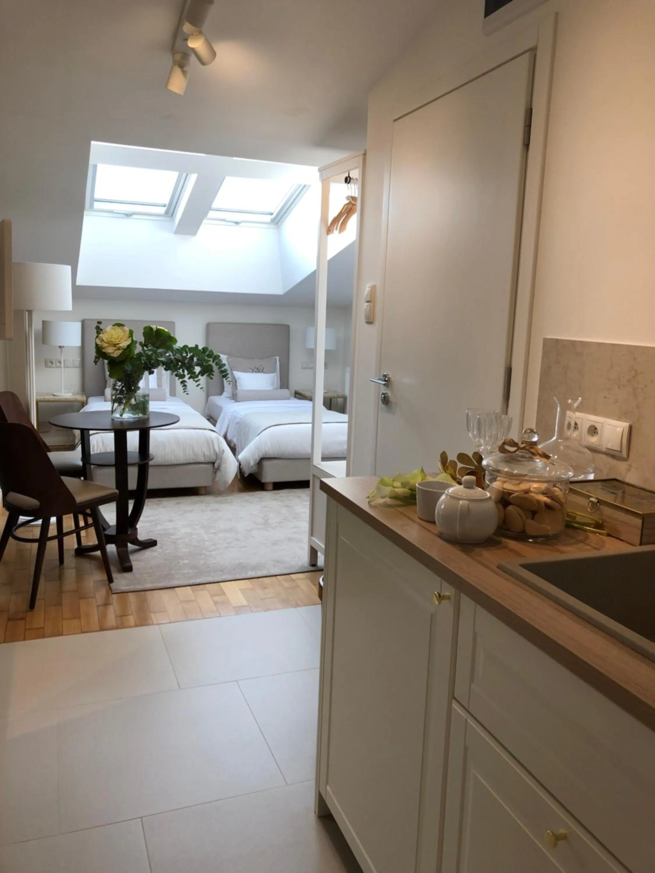 Photo of the whole room, Bed in AVANTI Home