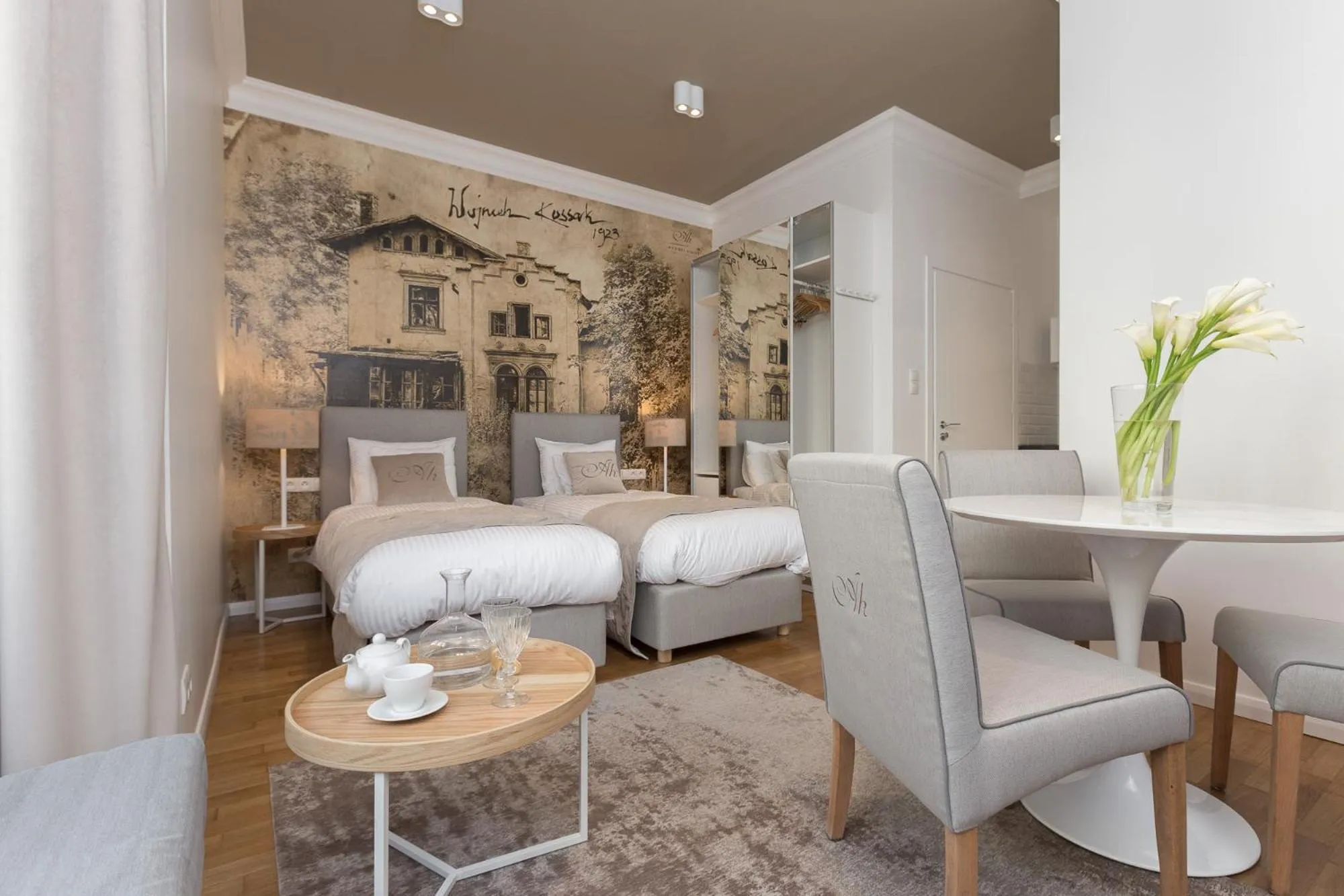 Photo of the whole room in AVANTI Home