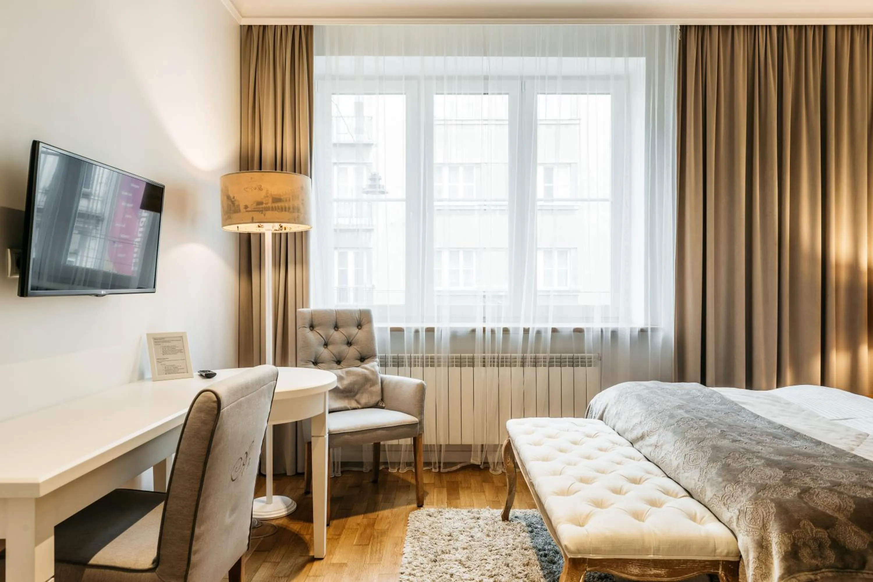 Photo of the whole room, Bed in AVANTI Home