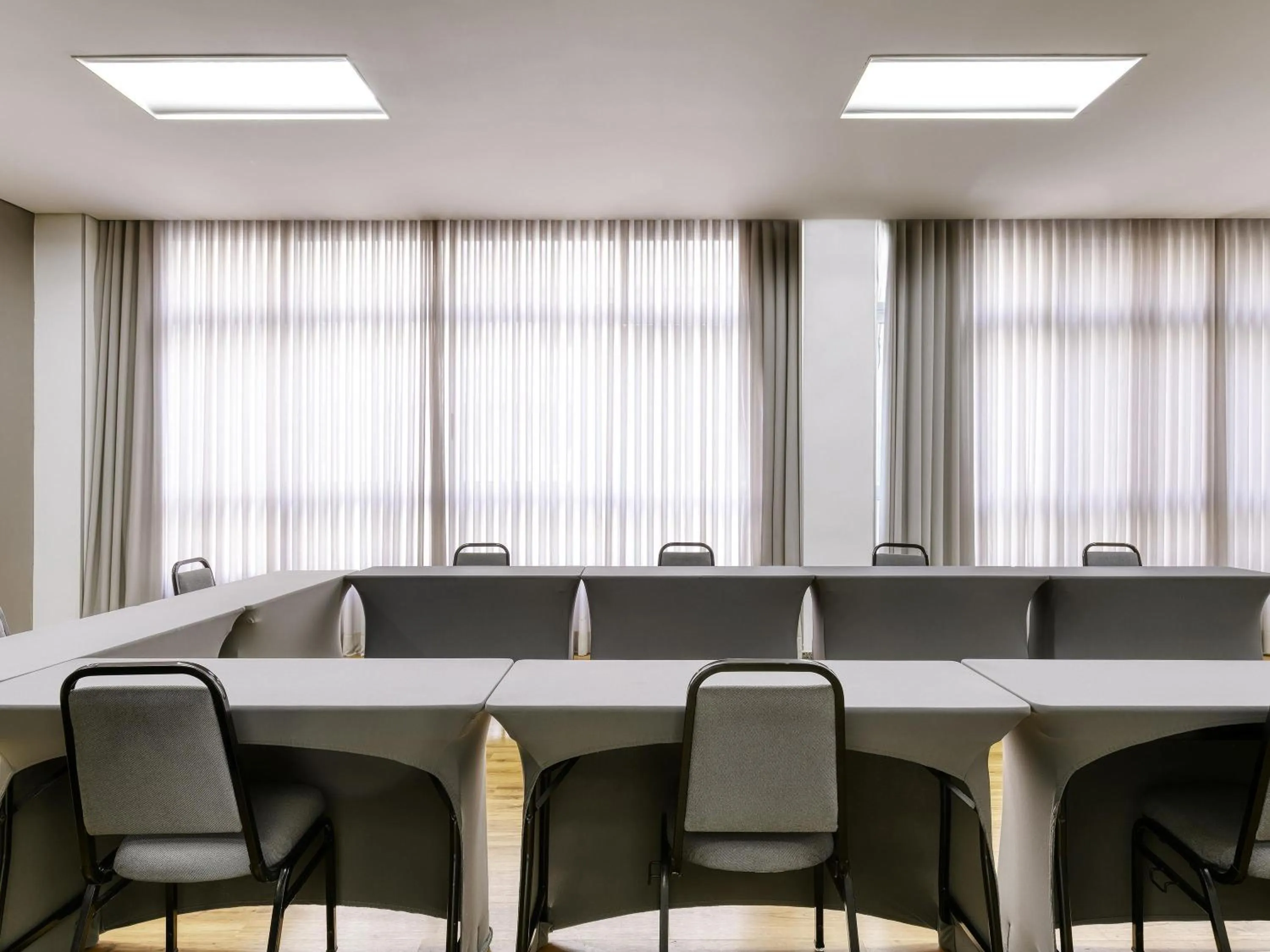 Meeting/conference room in Mercure Belo Horizonte Vila da Serra