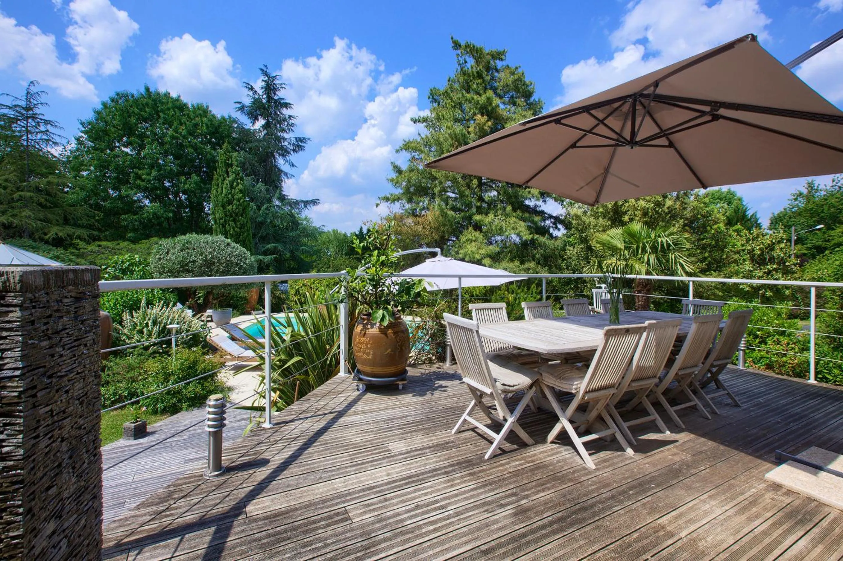 Patio in B&B La Closerie 33