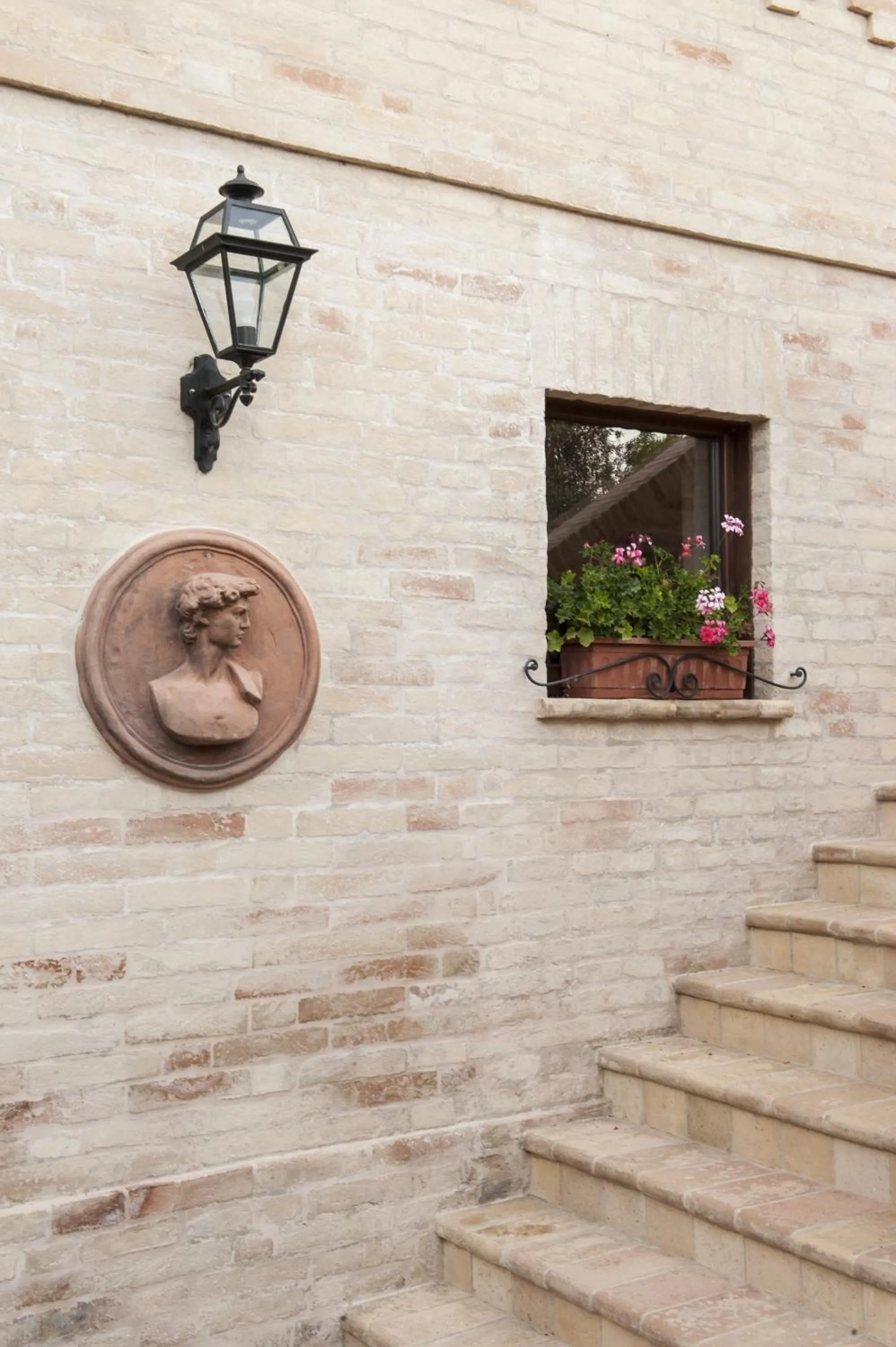 Decorative detail in Monterosato Country House