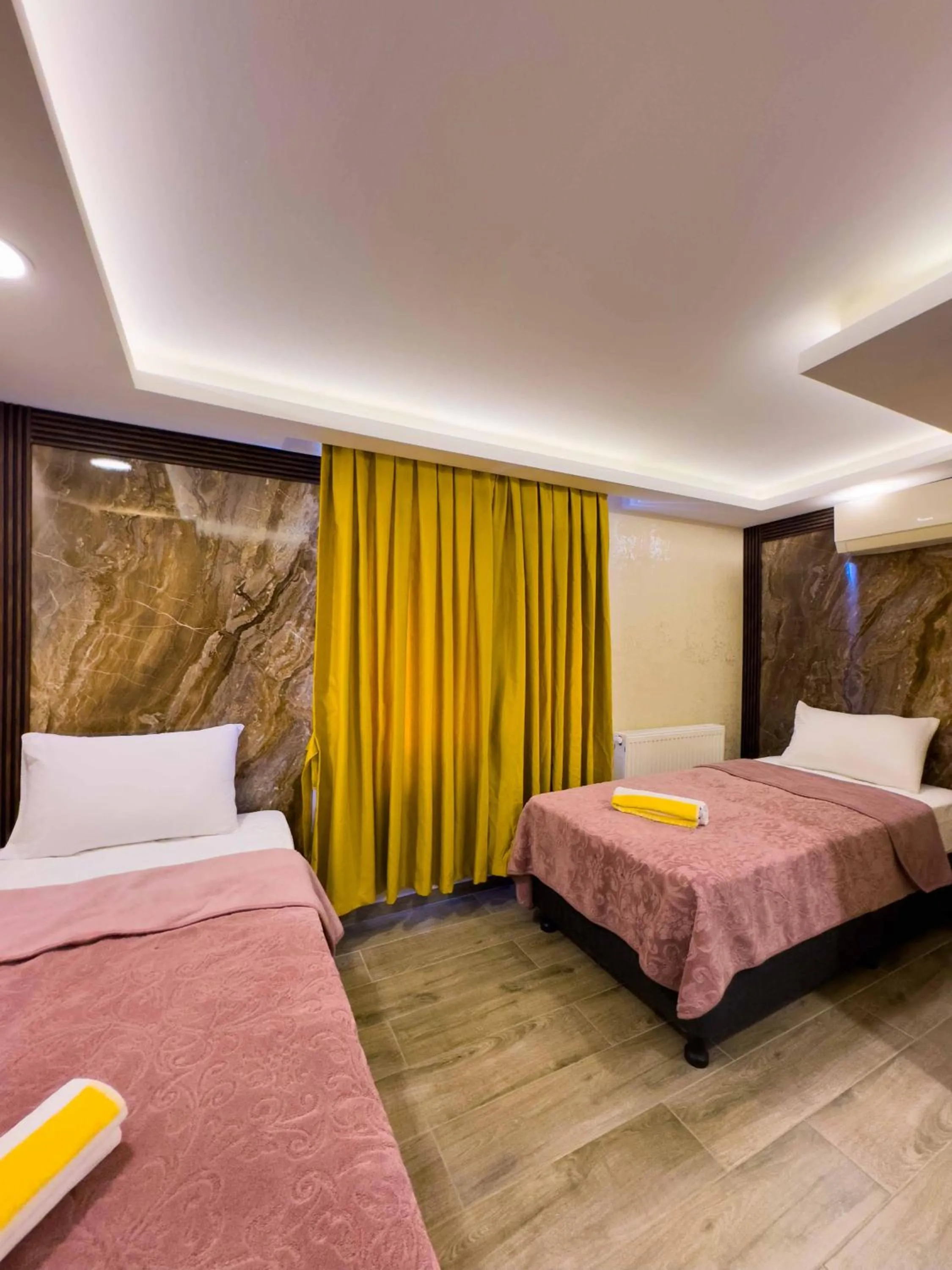 Bed in Öz Dünya Hotel