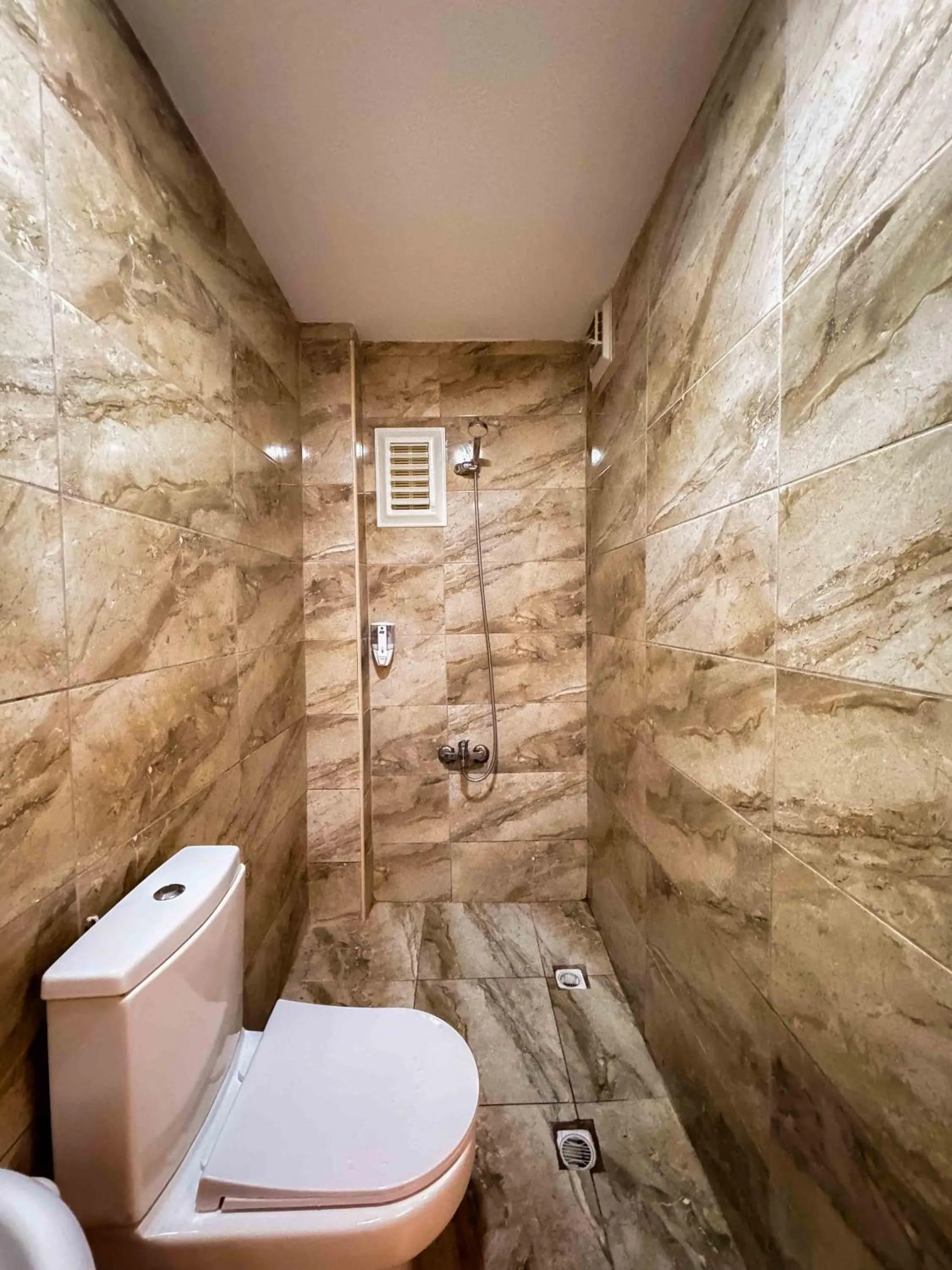 Shower in Öz Dünya Hotel