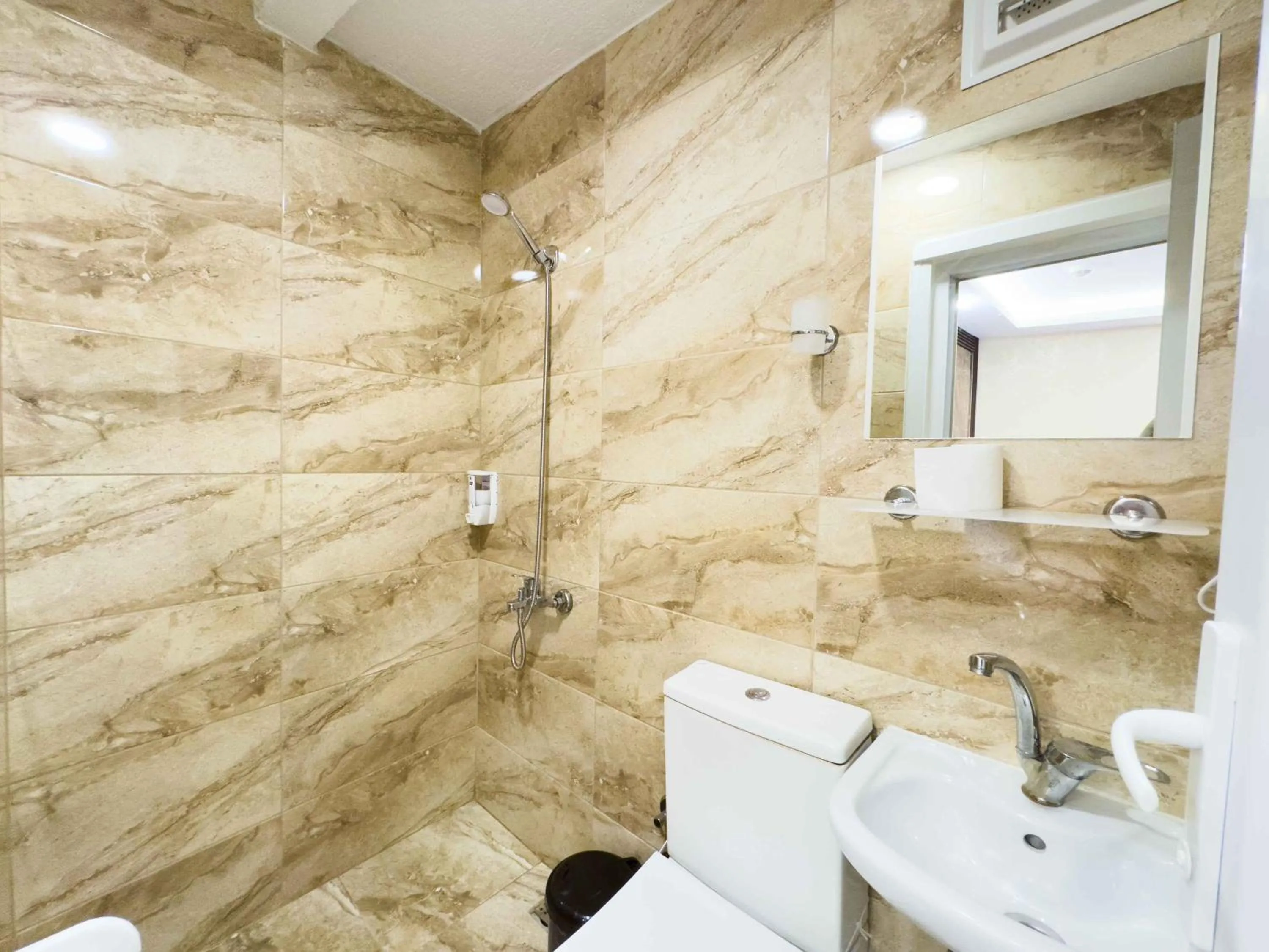 Shower in Öz Dünya Hotel