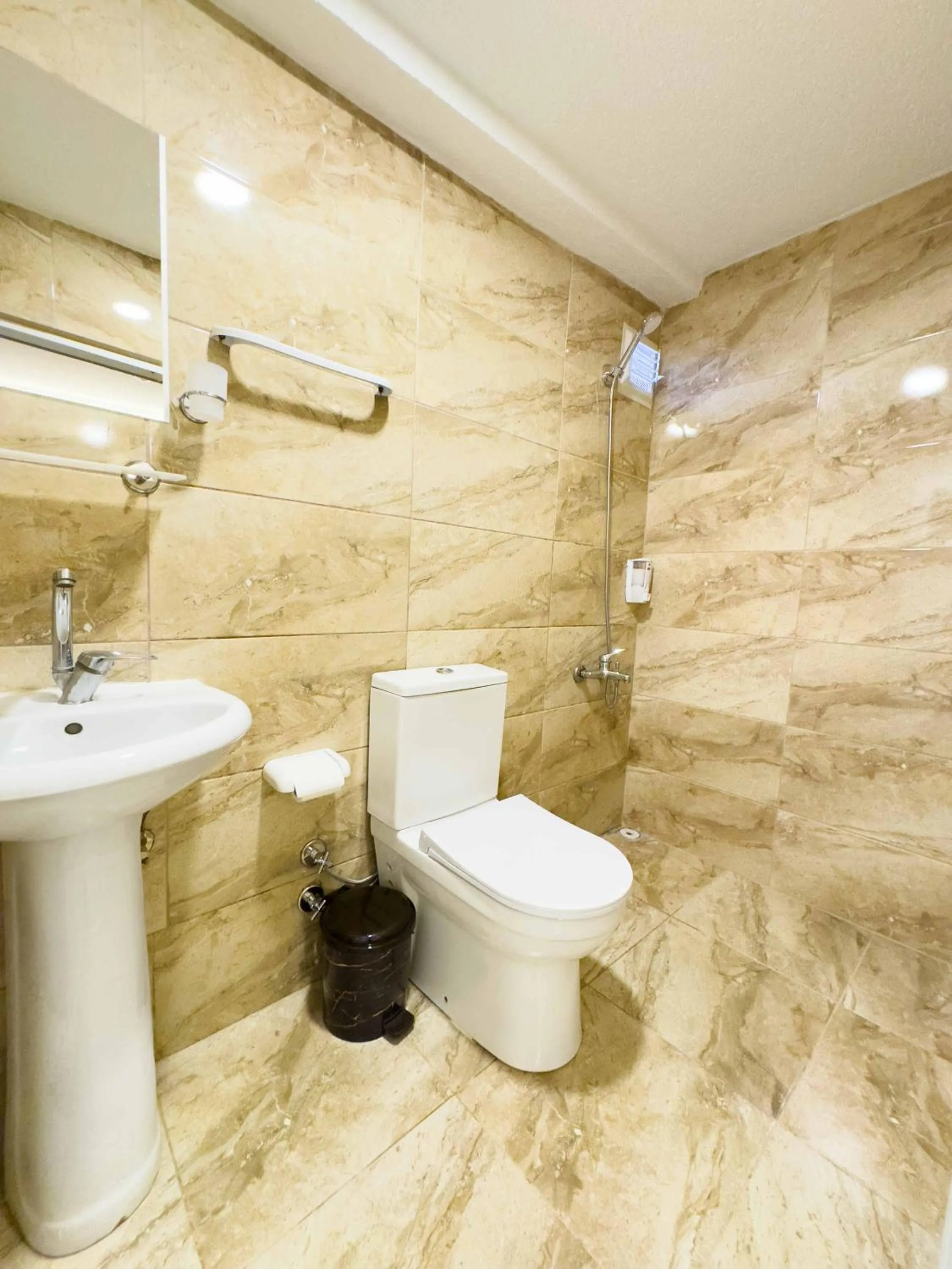 Shower in Öz Dünya Hotel