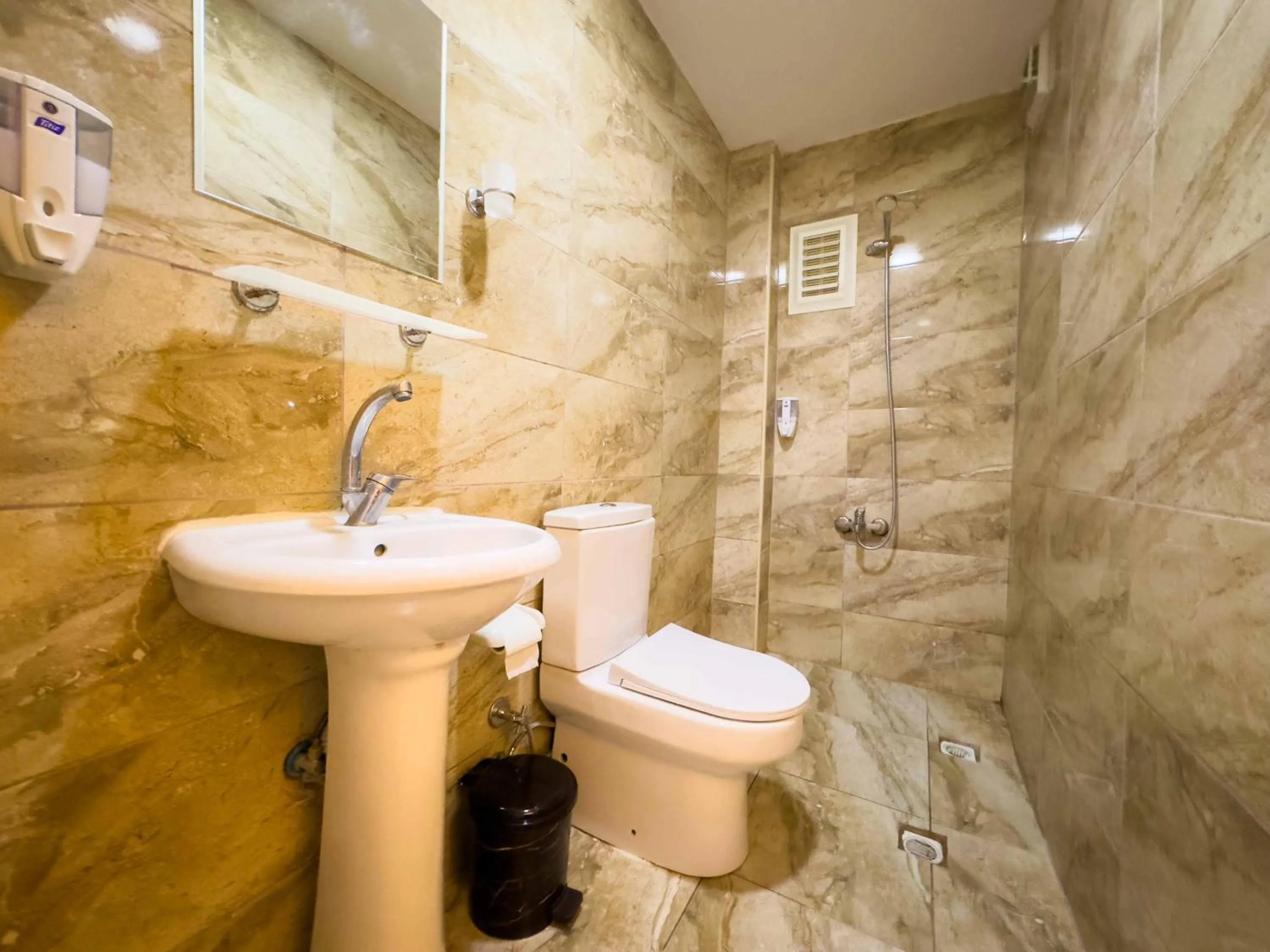 Shower in Öz Dünya Hotel