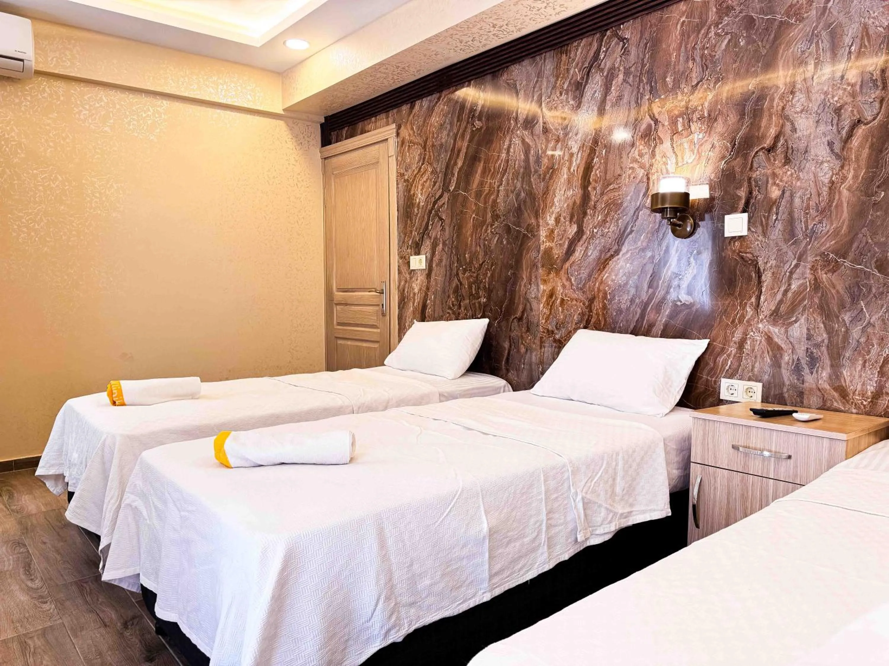 Bed in Öz Dünya Hotel