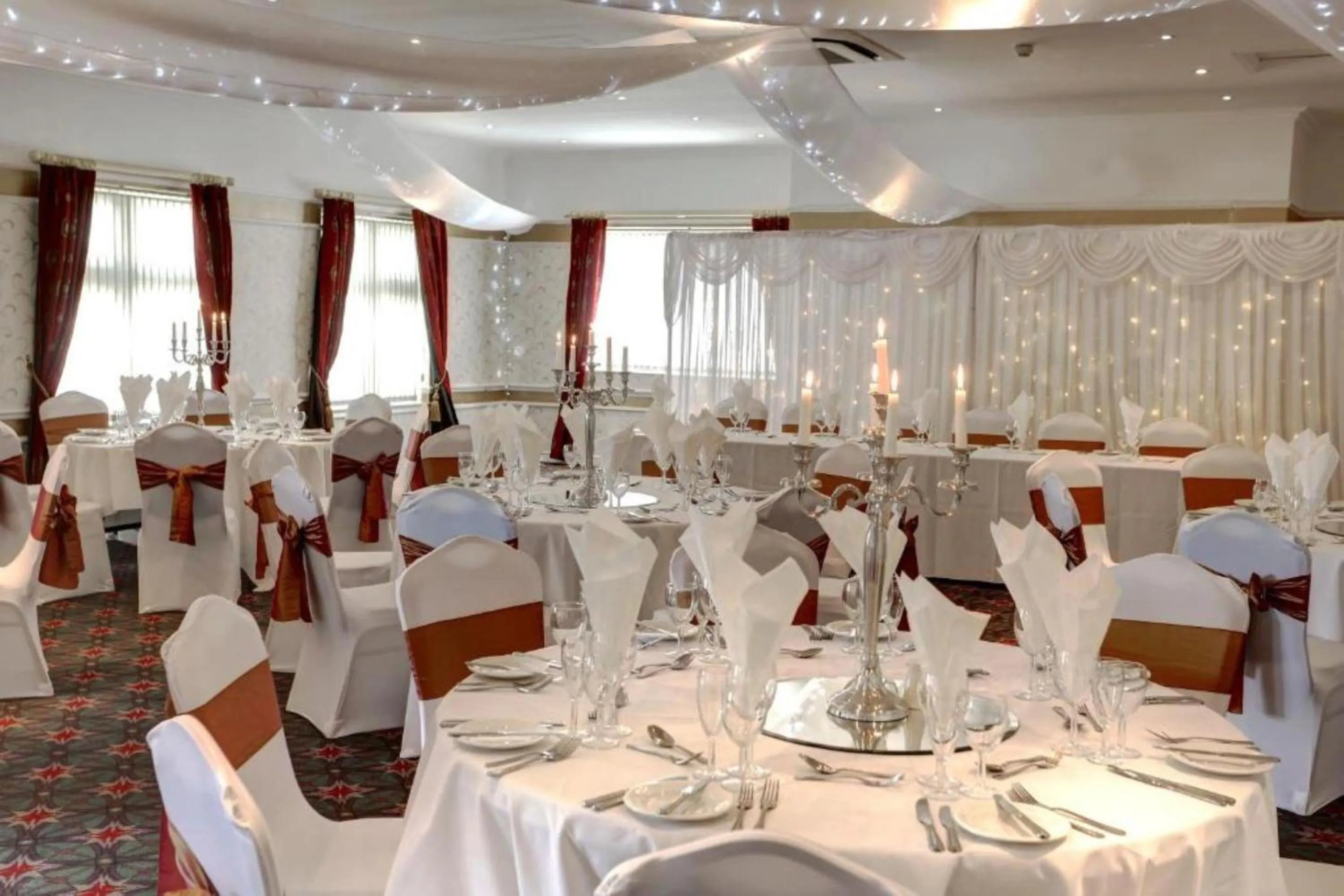 Banquet/Function facilities in Broadfield Park Hotel