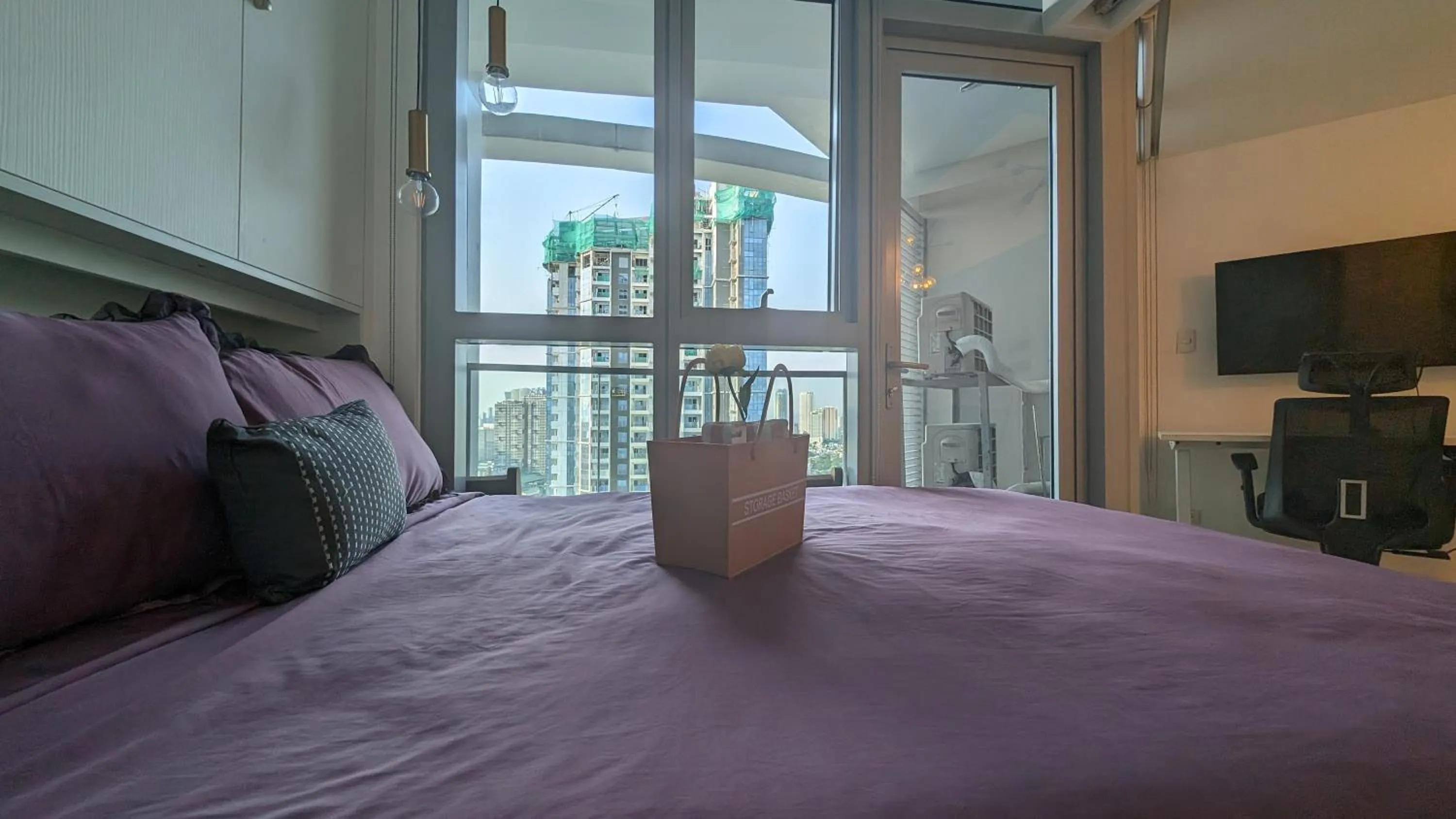 Bed in EG Private House -BGC UPTOWN