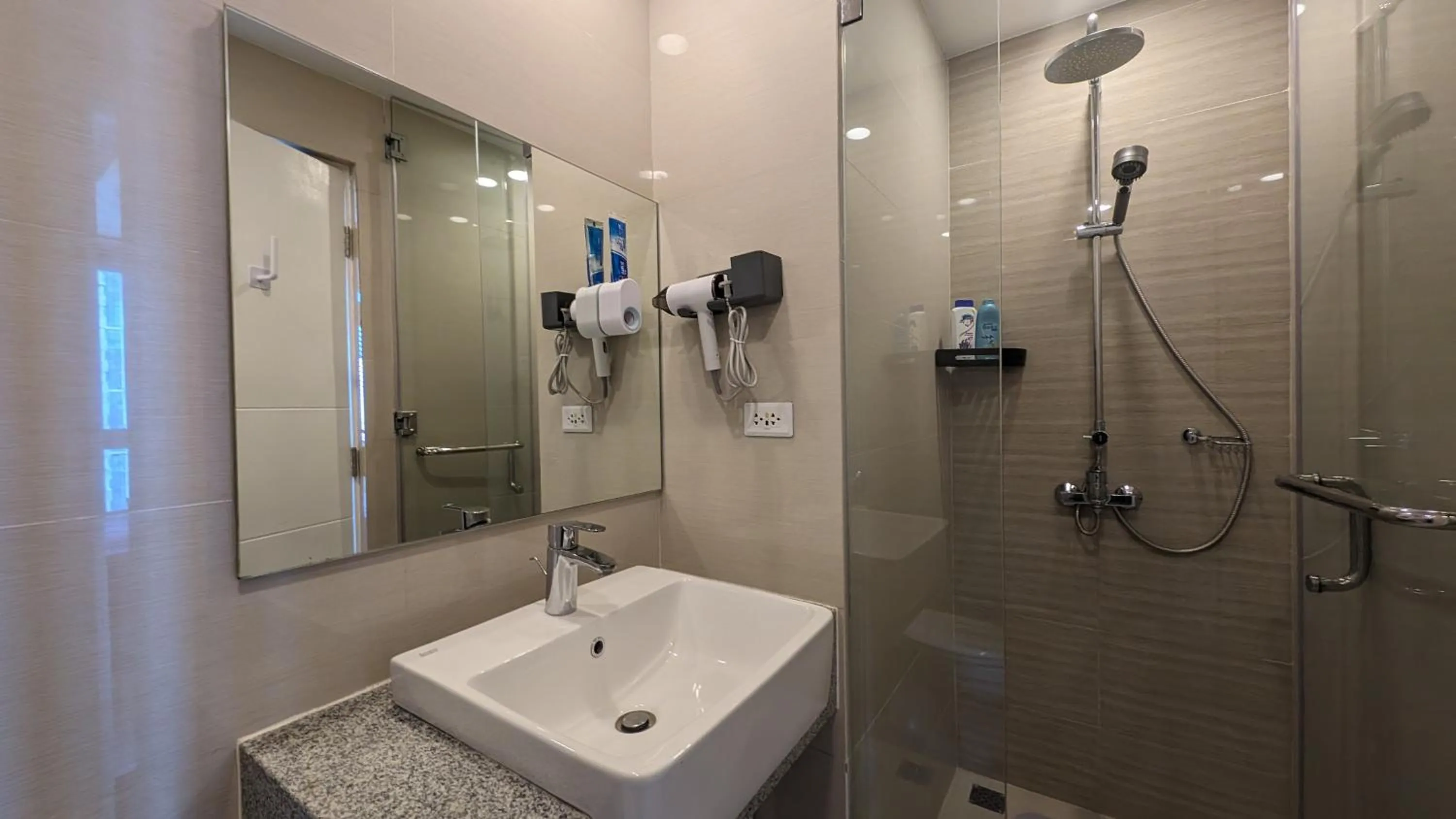 EG Private House -BGC UPTOWN