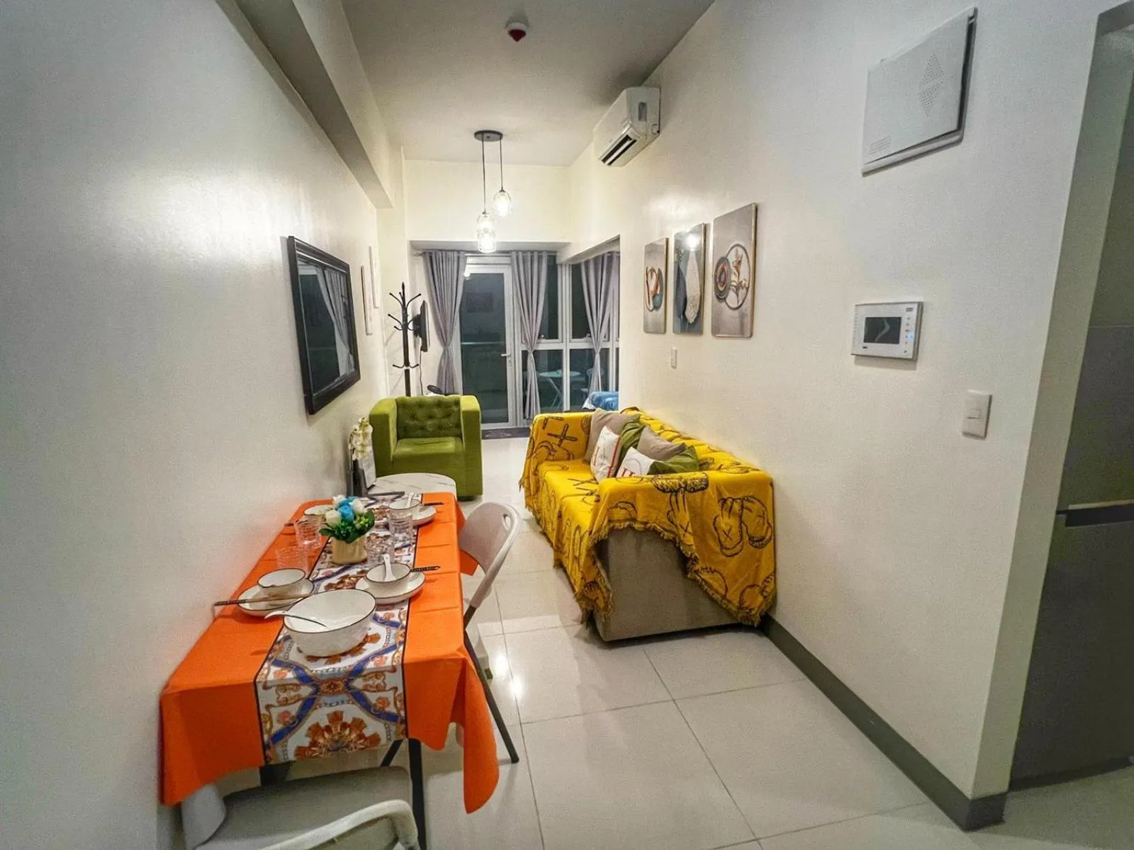 Bed in EG Private House -BGC UPTOWN