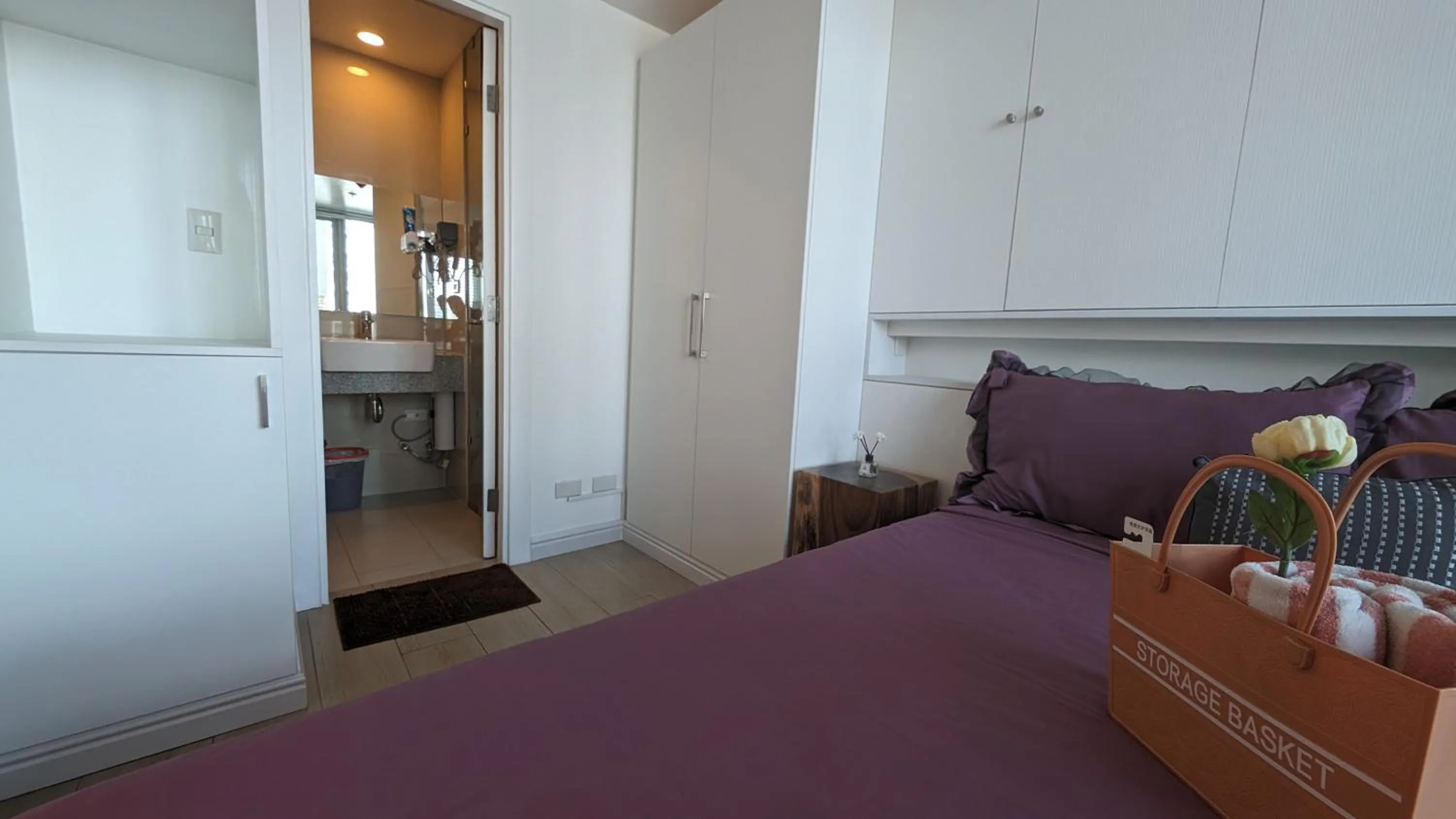 Bed in EG Private House -BGC UPTOWN