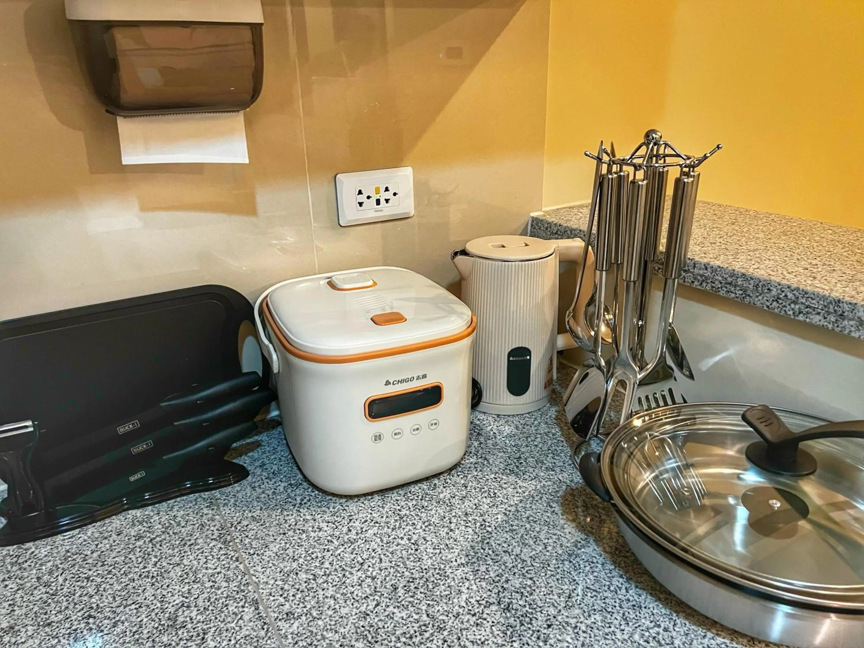 Kitchen or kitchenette in EG Private House -BGC UPTOWN