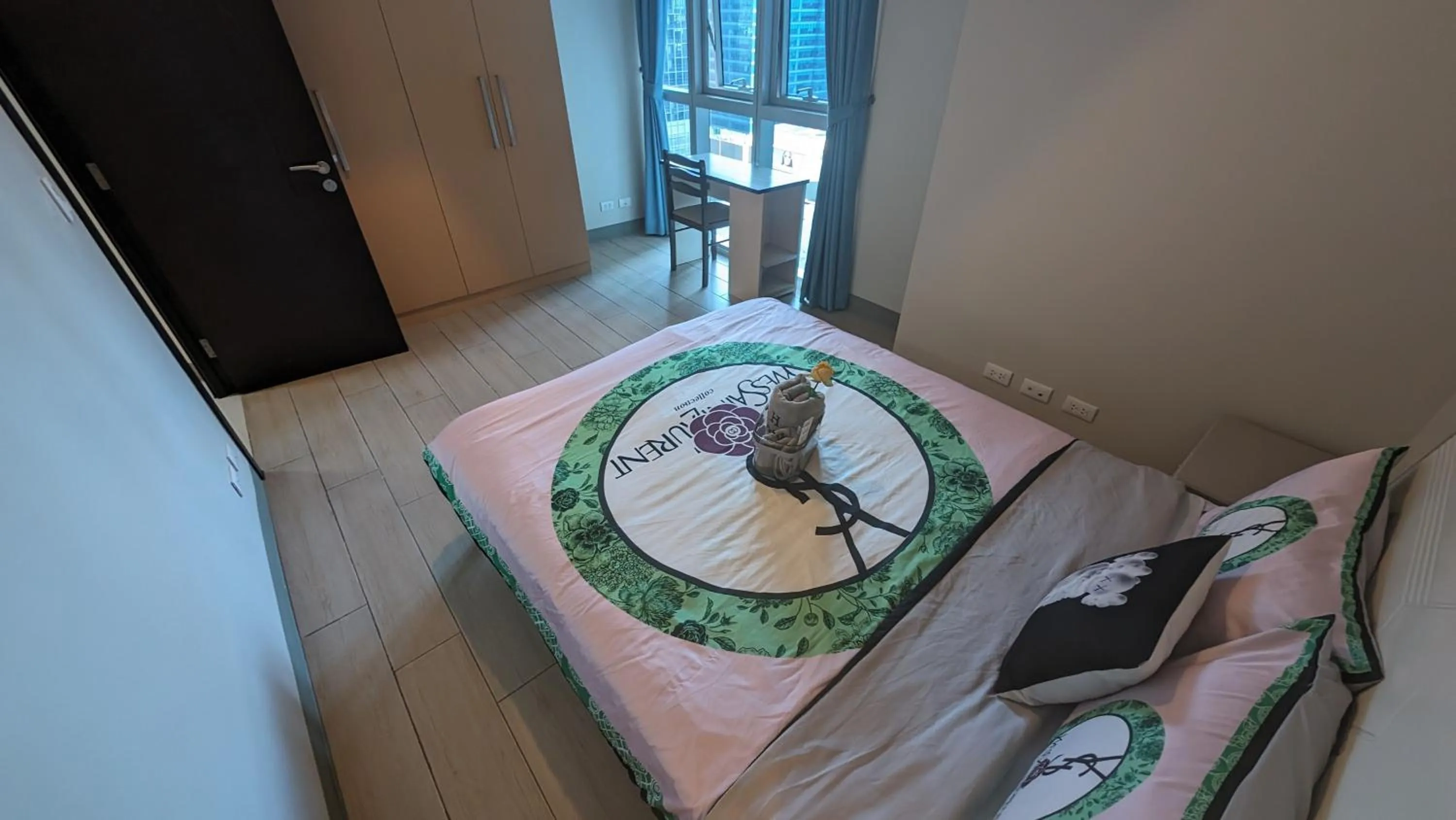 Bed in EG Private House -BGC UPTOWN