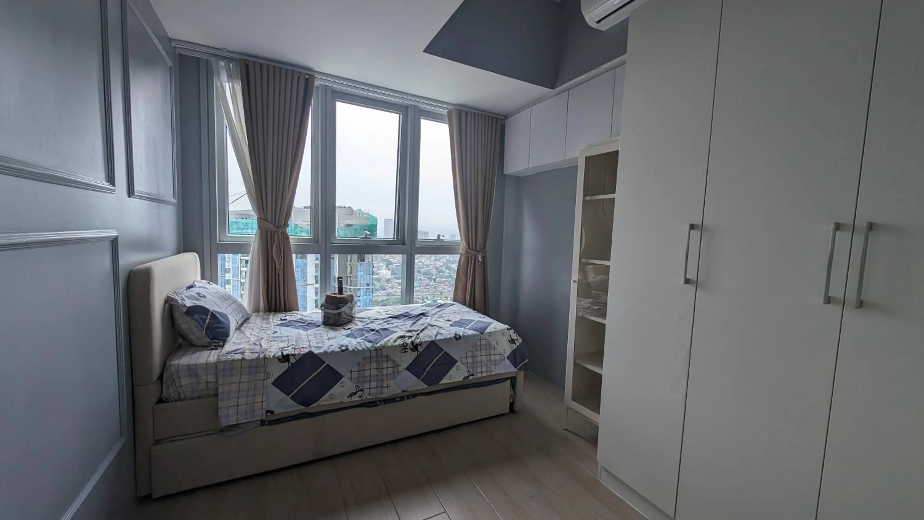 Bed in EG Private House -BGC UPTOWN