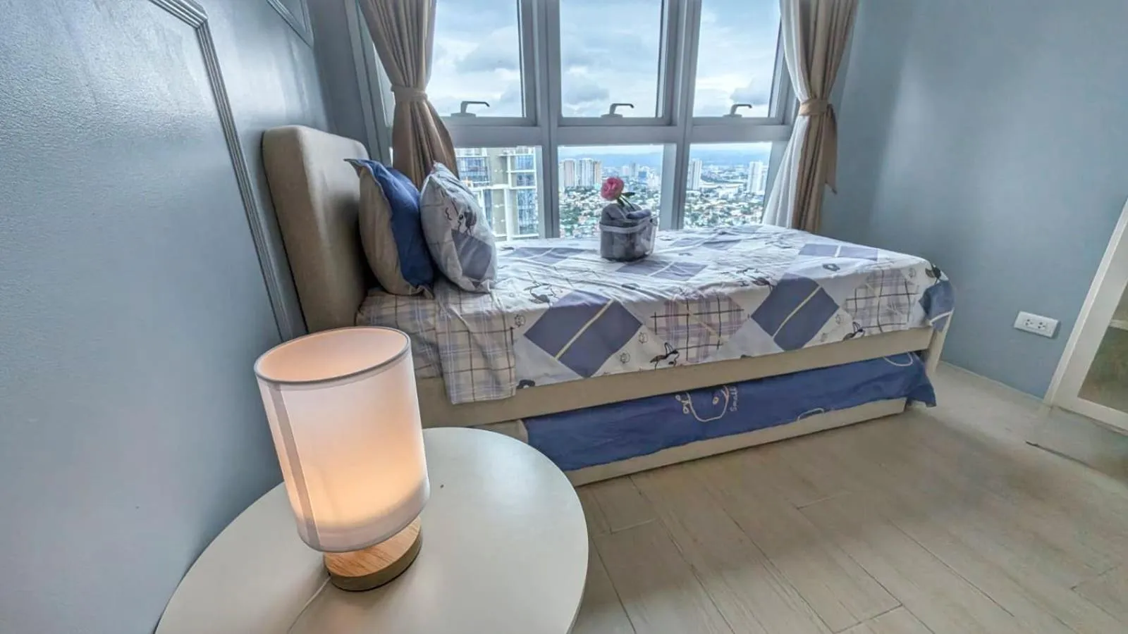 Bed in EG Private House -BGC UPTOWN