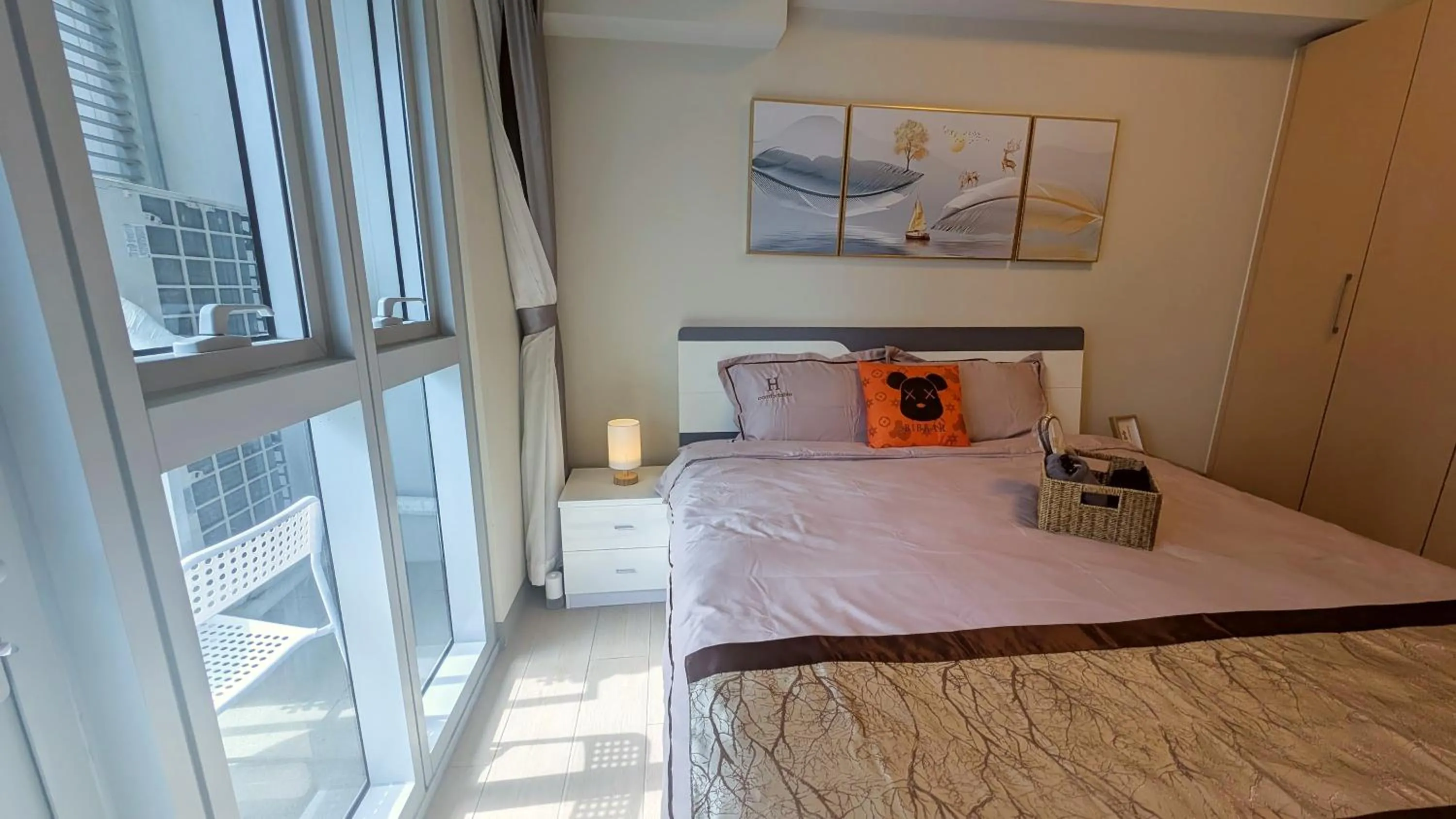 Bed in EG Private House -BGC UPTOWN