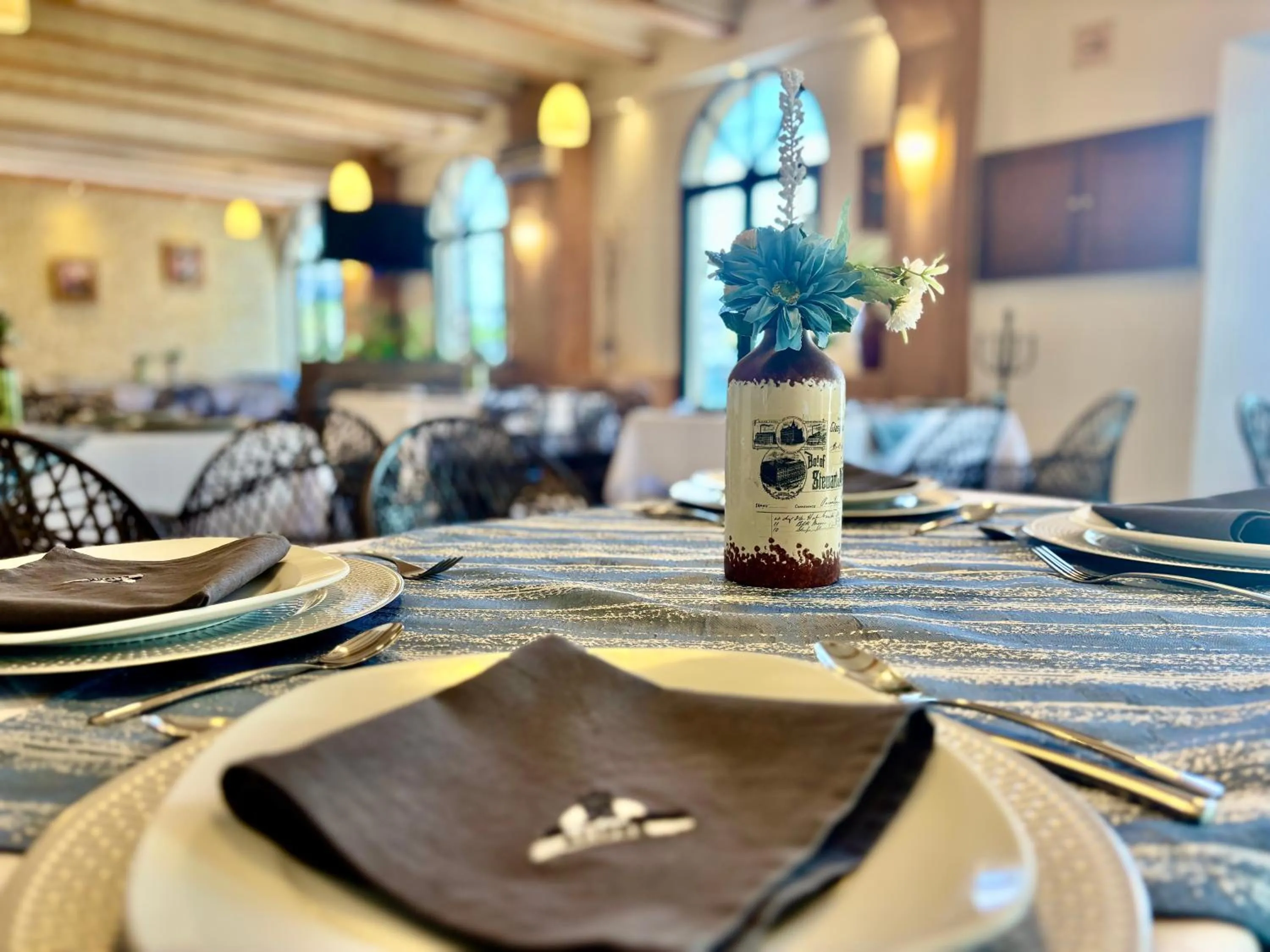Restaurant/places to eat in Hotel Alifer