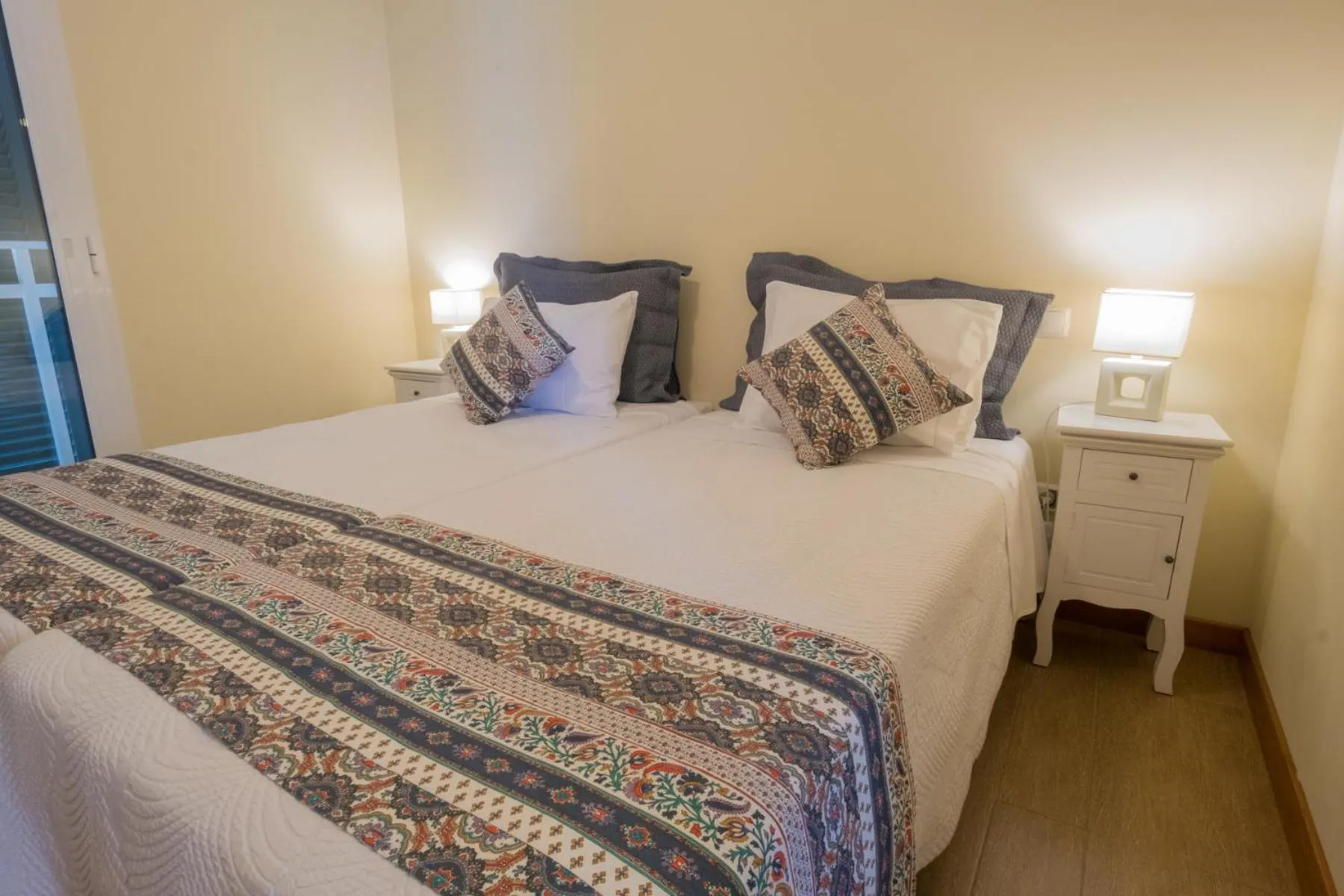 Bed in Apartments Madeira Old Town