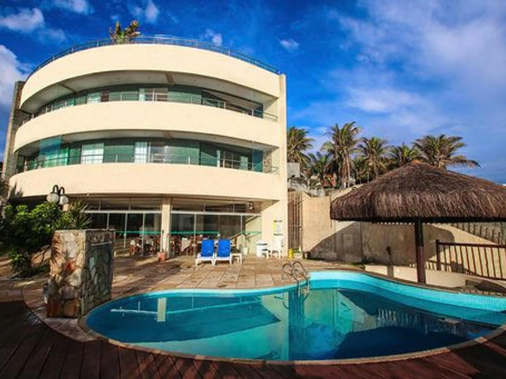 Pool view in Residence Vespucci