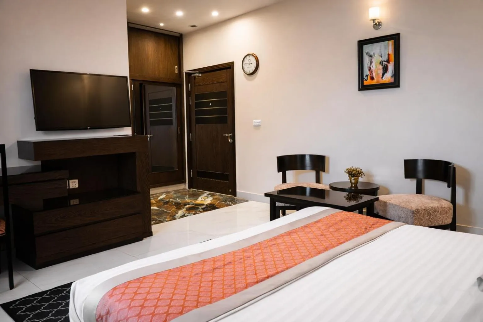 Bed in Best Western Faisalabad