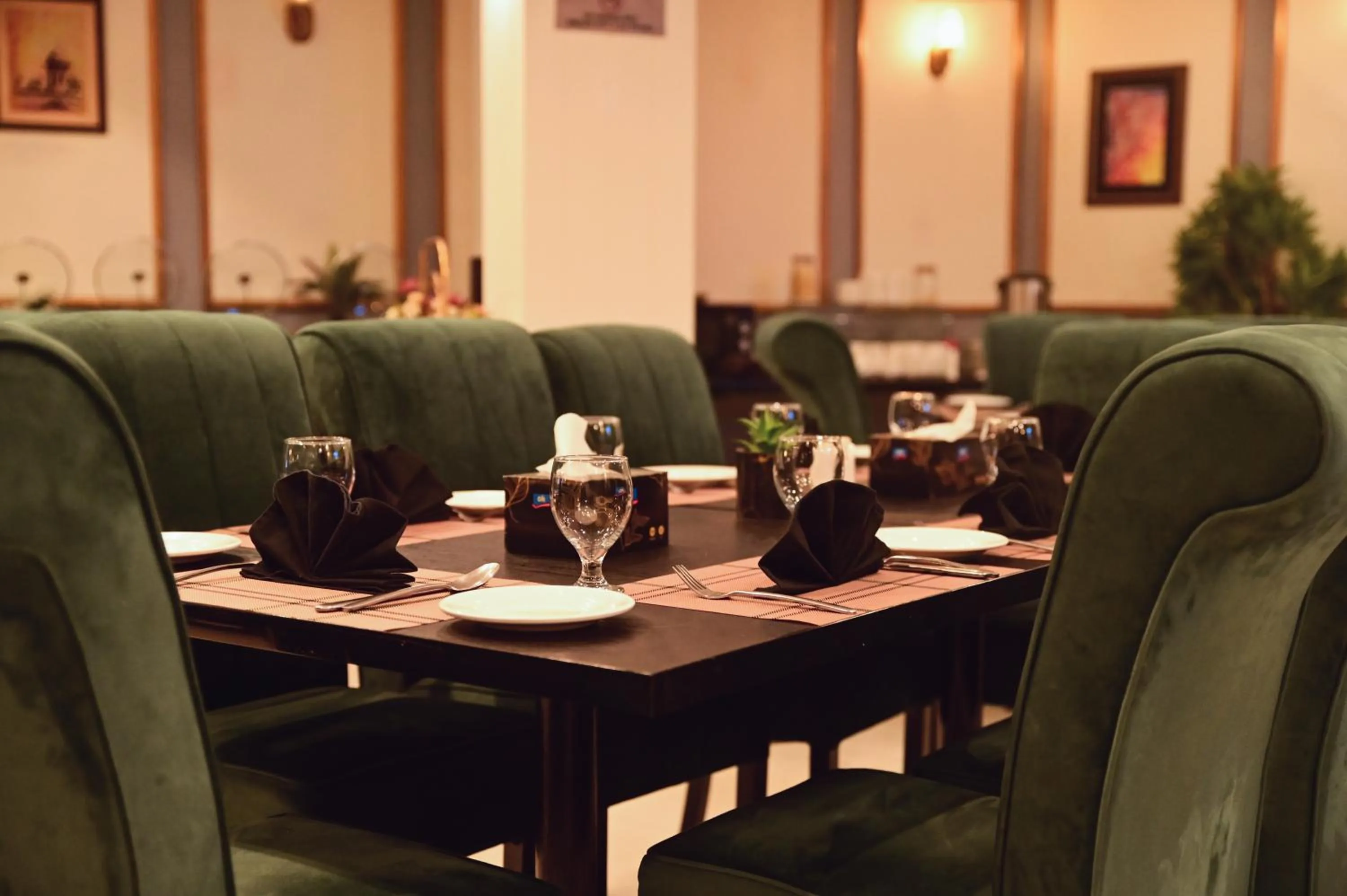 Restaurant/places to eat in Best Western Faisalabad