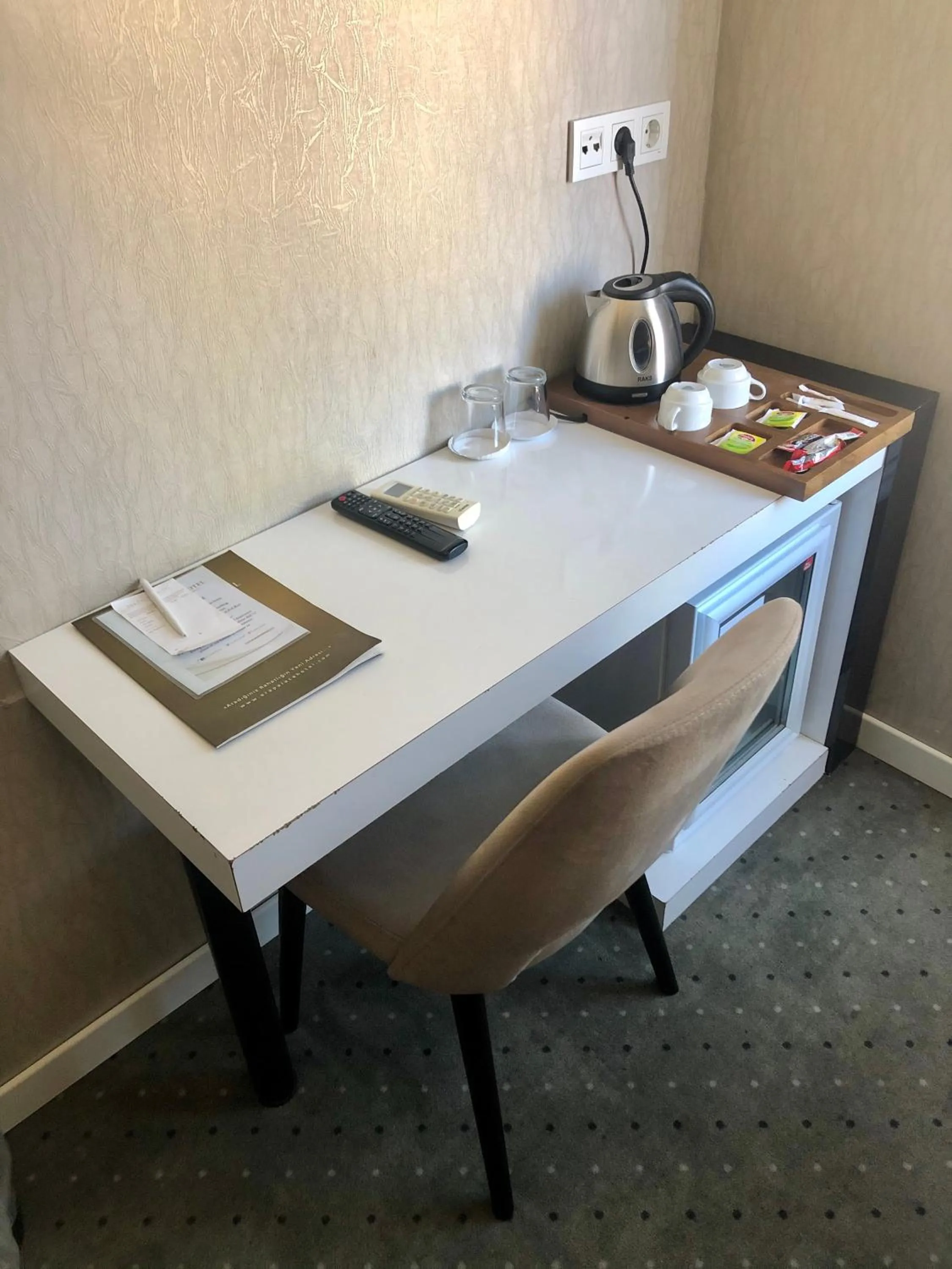 Coffee/tea facilities in Era Palace Hotel