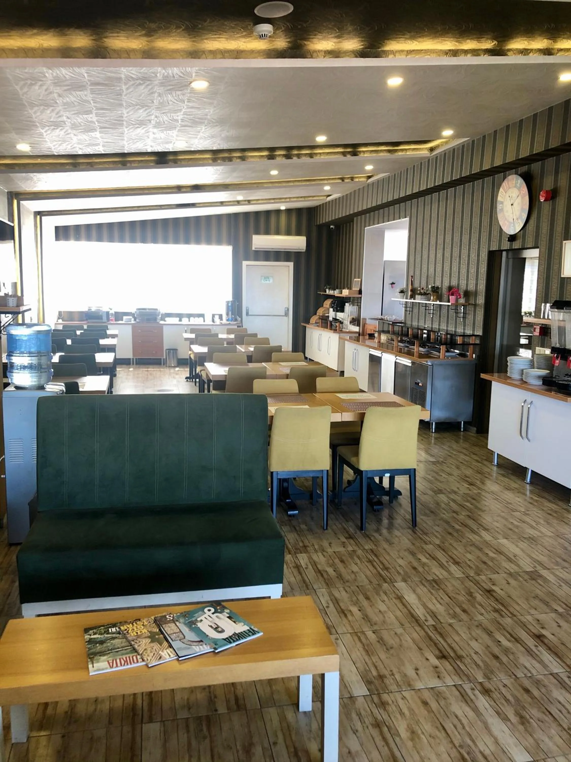 Restaurant/places to eat in Era Palace Hotel