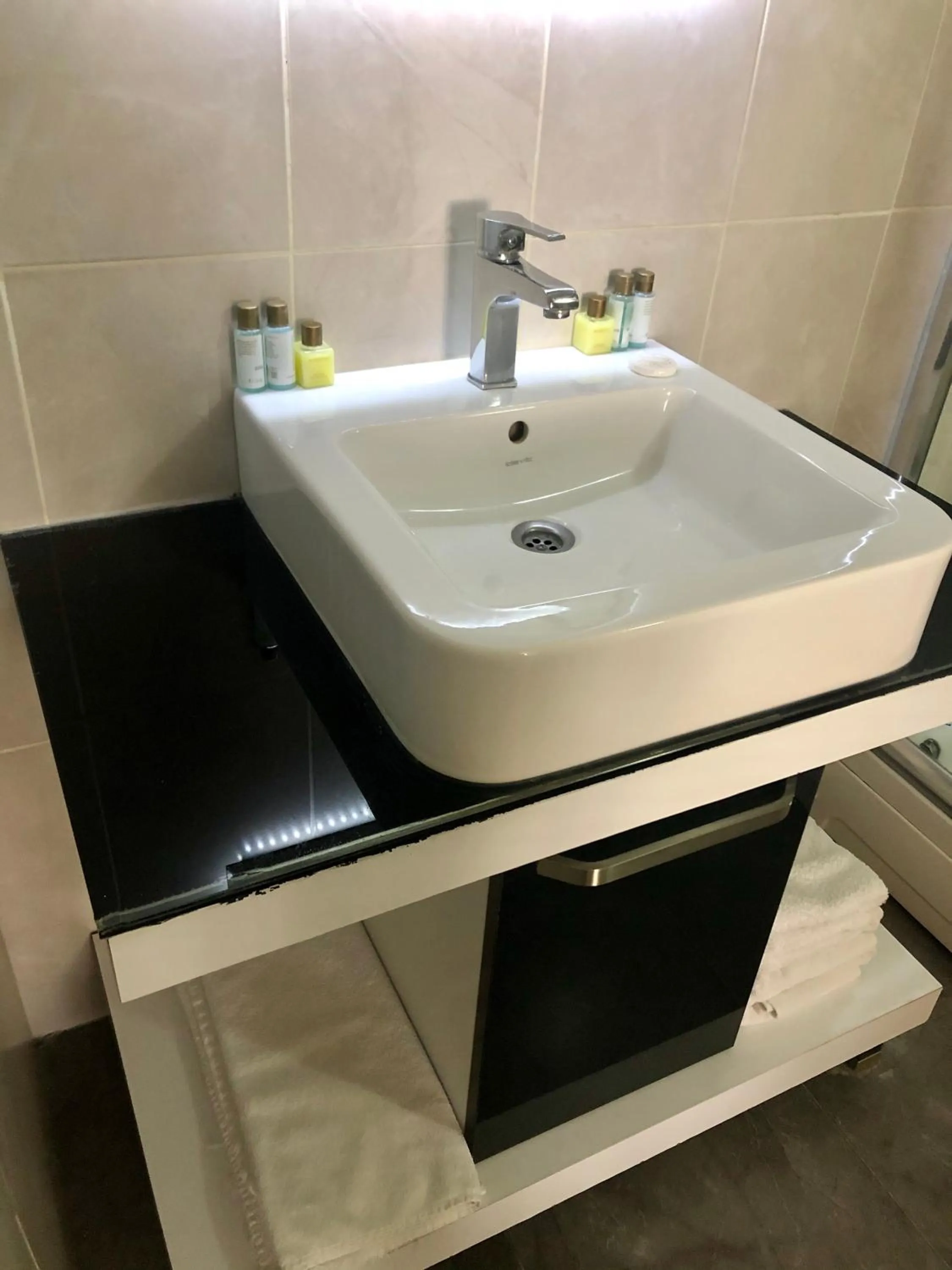 Bathroom in Era Palace Hotel