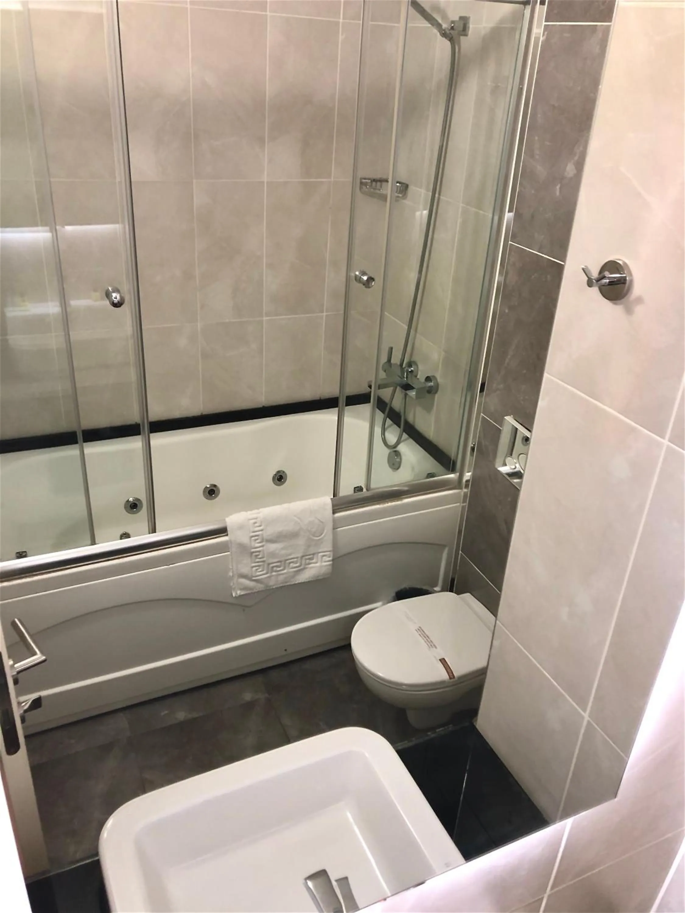 Bathroom in Era Palace Hotel