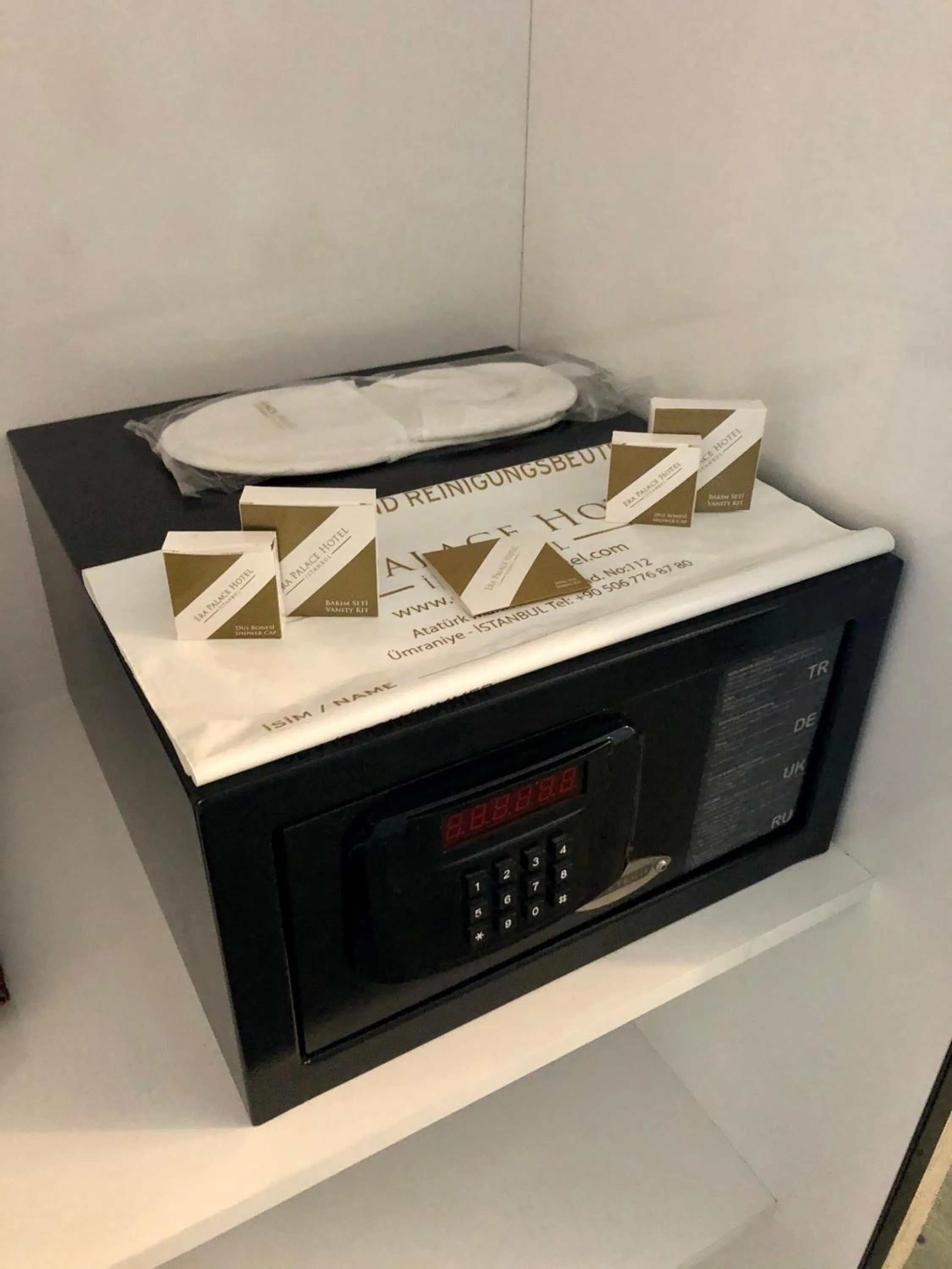 Area and facilities in Era Palace Hotel