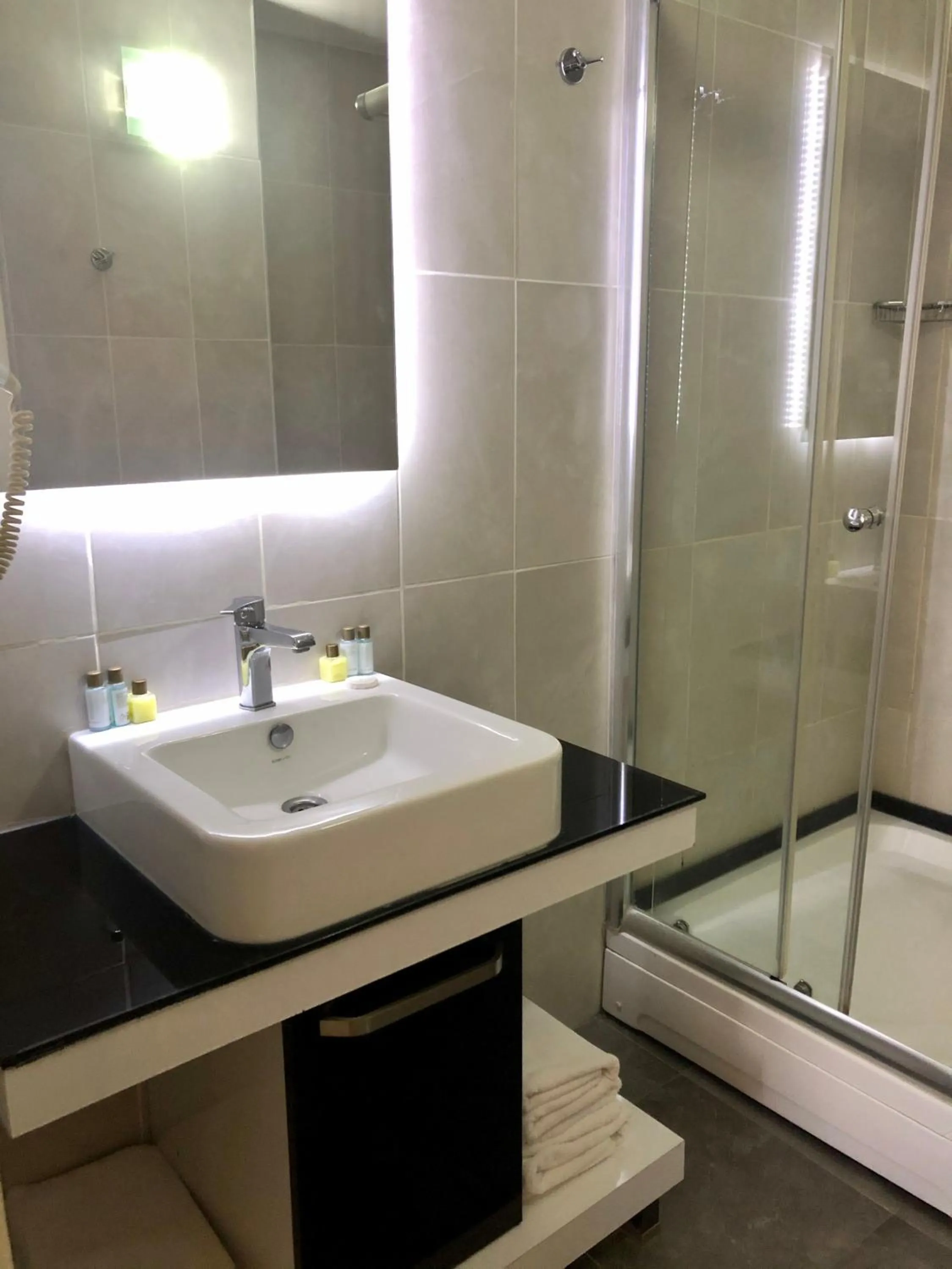 Bathroom in Era Palace Hotel