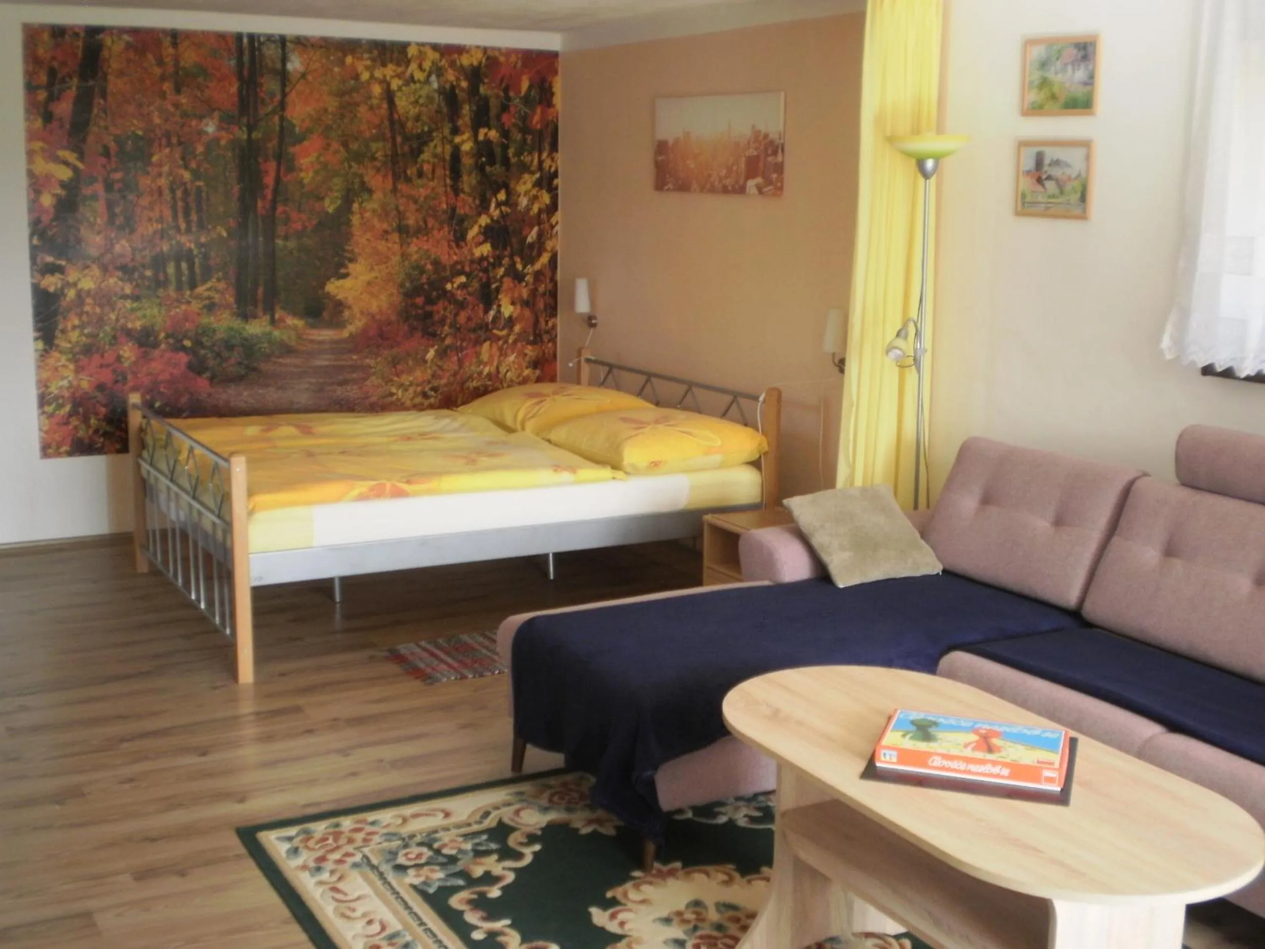 Seating area, Bed in Privat Buk 100