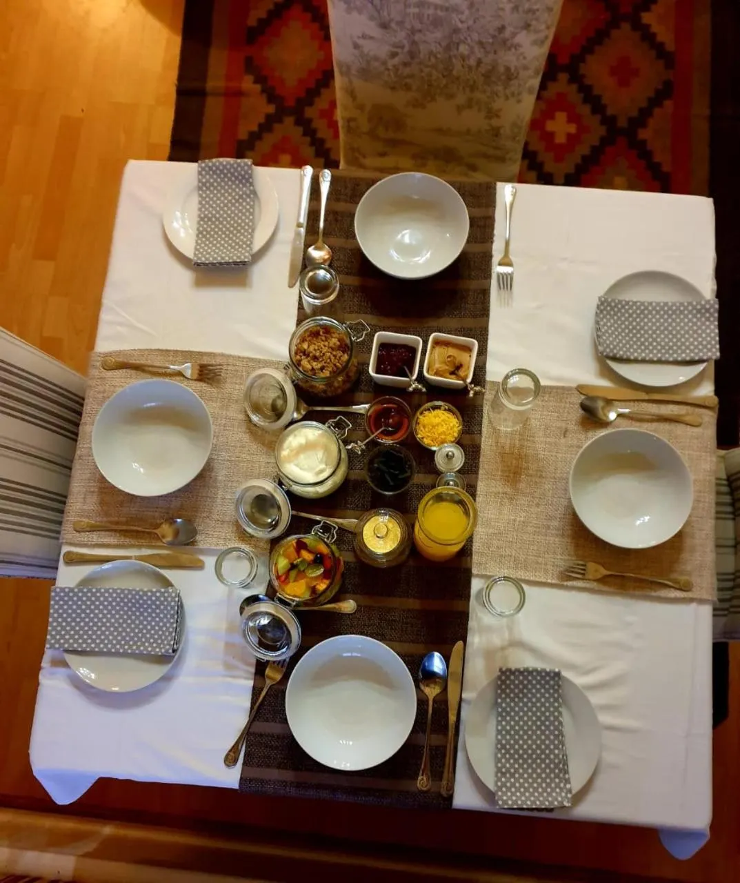 Restaurant/places to eat in Waterford Manor