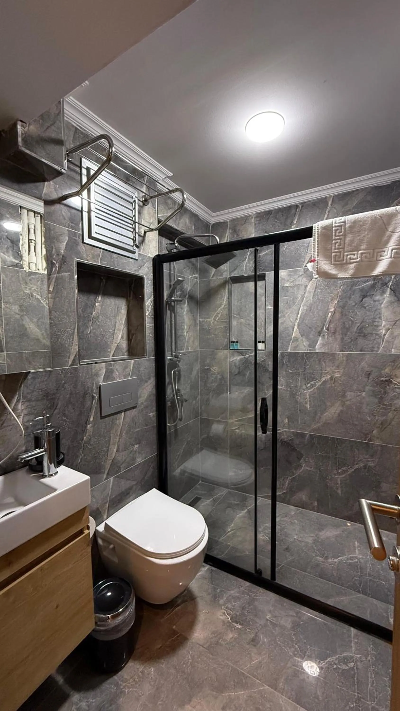 Shower in Mamma Marya Hotel