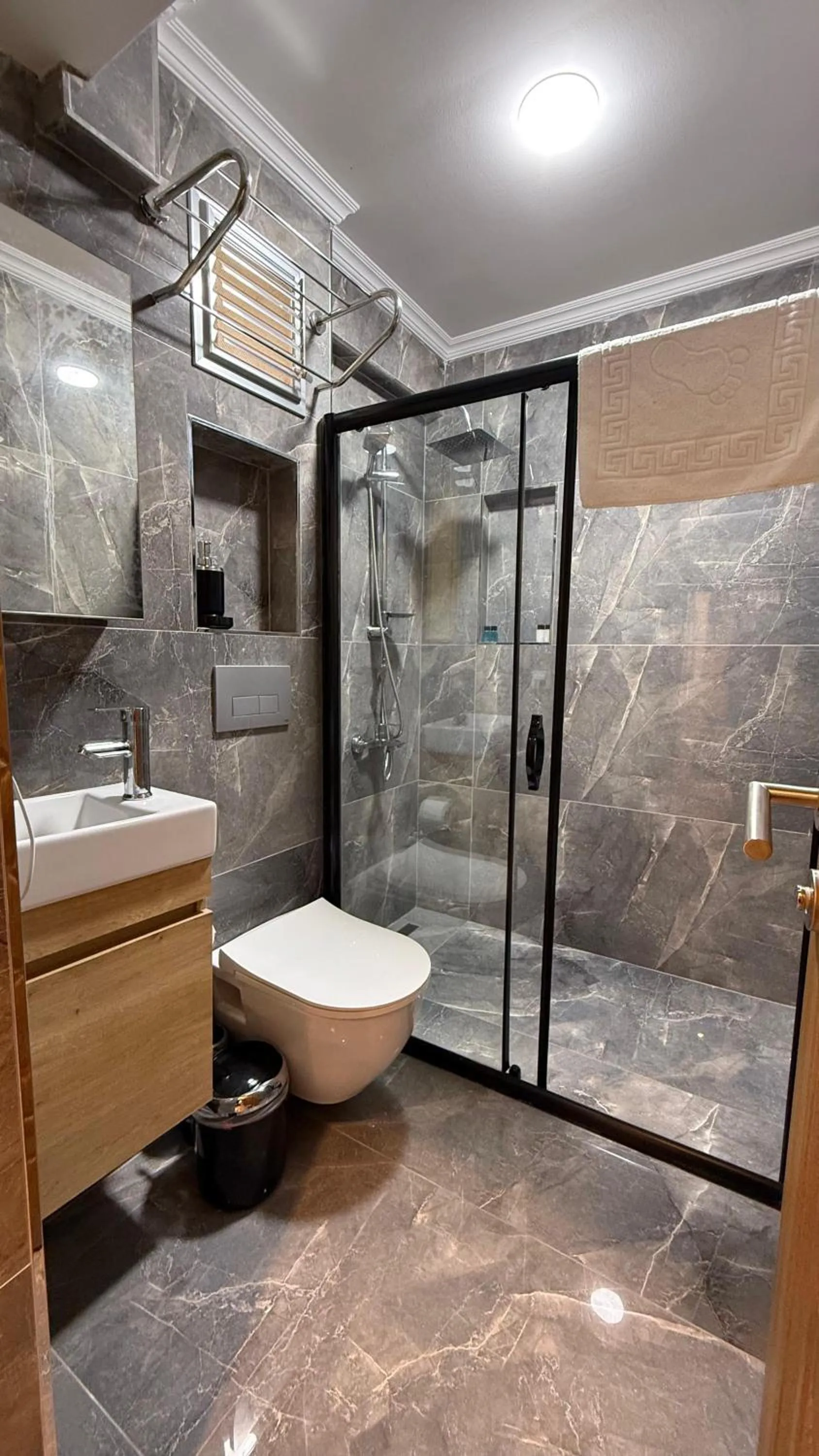 Shower in Mamma Marya Hotel