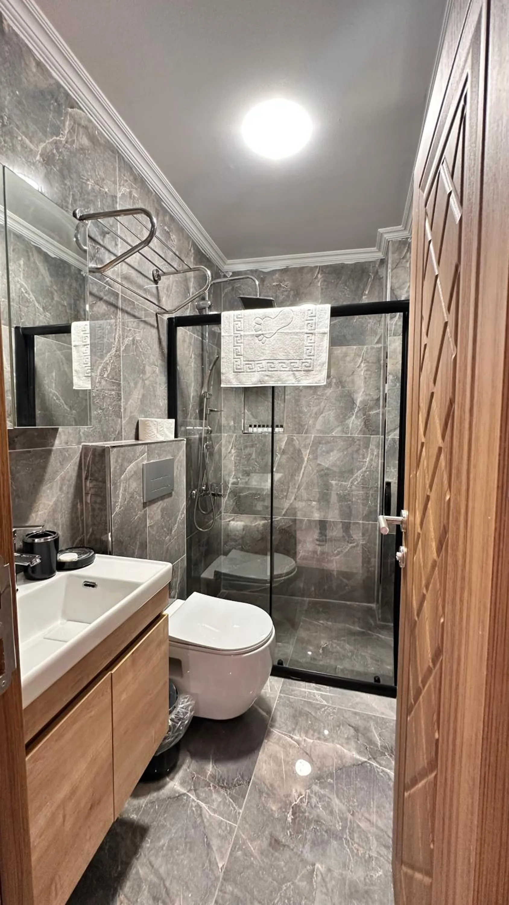 Shower in Mamma Marya Hotel